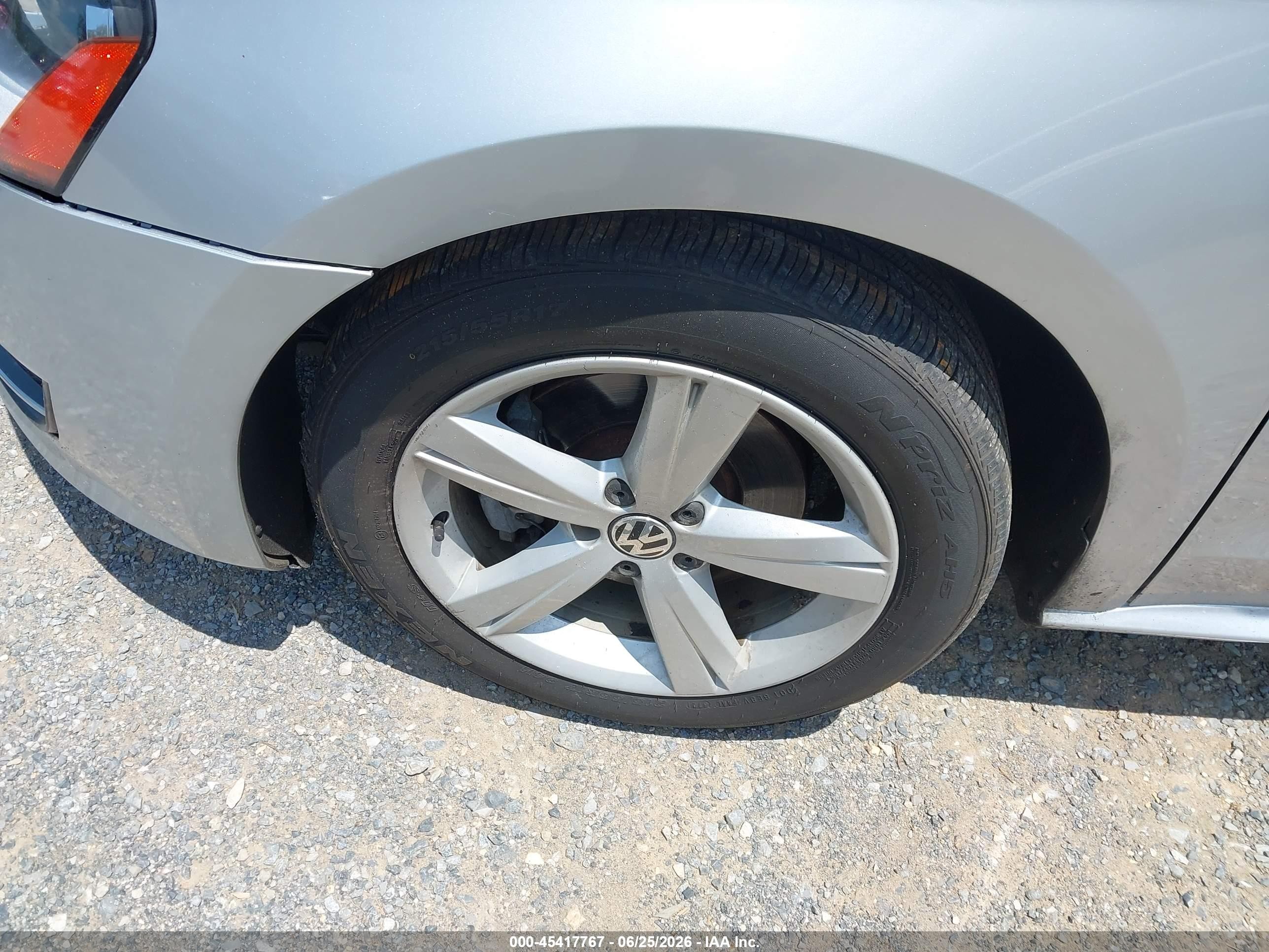 2012 Volkswagen Passat 2.5l Se Silver vin: 1VWBH7A38CC060675