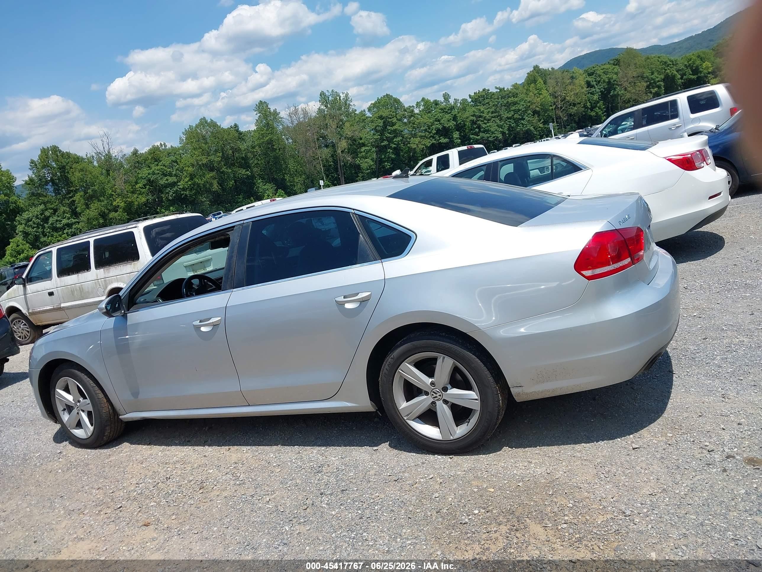 2012 Volkswagen Passat 2.5l Se Silver vin: 1VWBH7A38CC060675