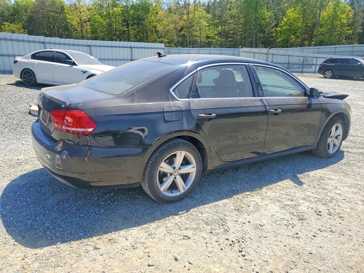 2012 Volkswagen Passat Se Черный vin: 1VWBH7A38CC072616