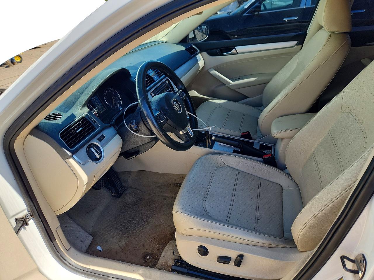 2012 Volkswagen Passat Se White vin: 1VWBH7A38CC088623