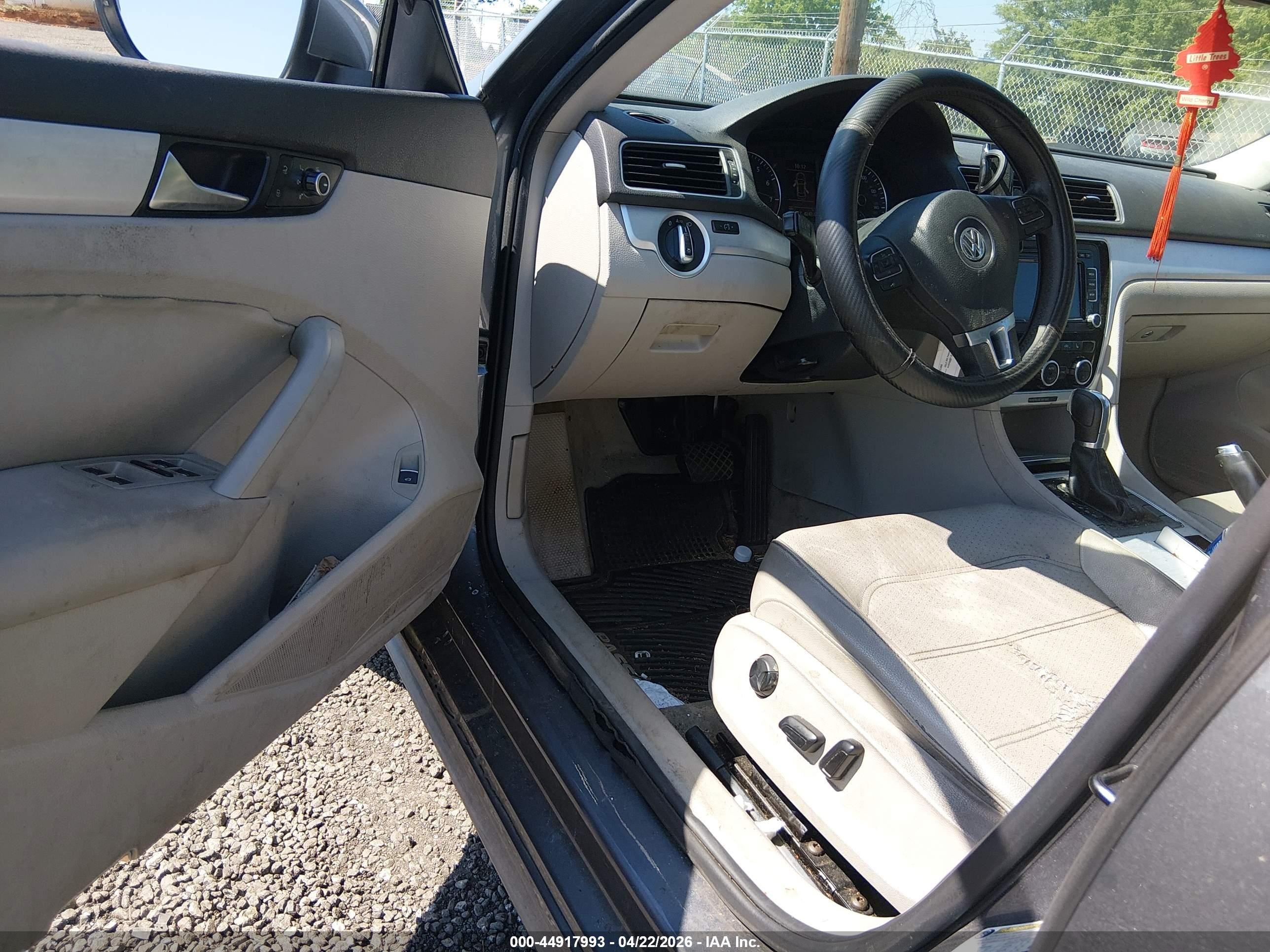2012 Volkswagen Passat 2.5l Se Silver vin: 1VWBH7A38CC108921