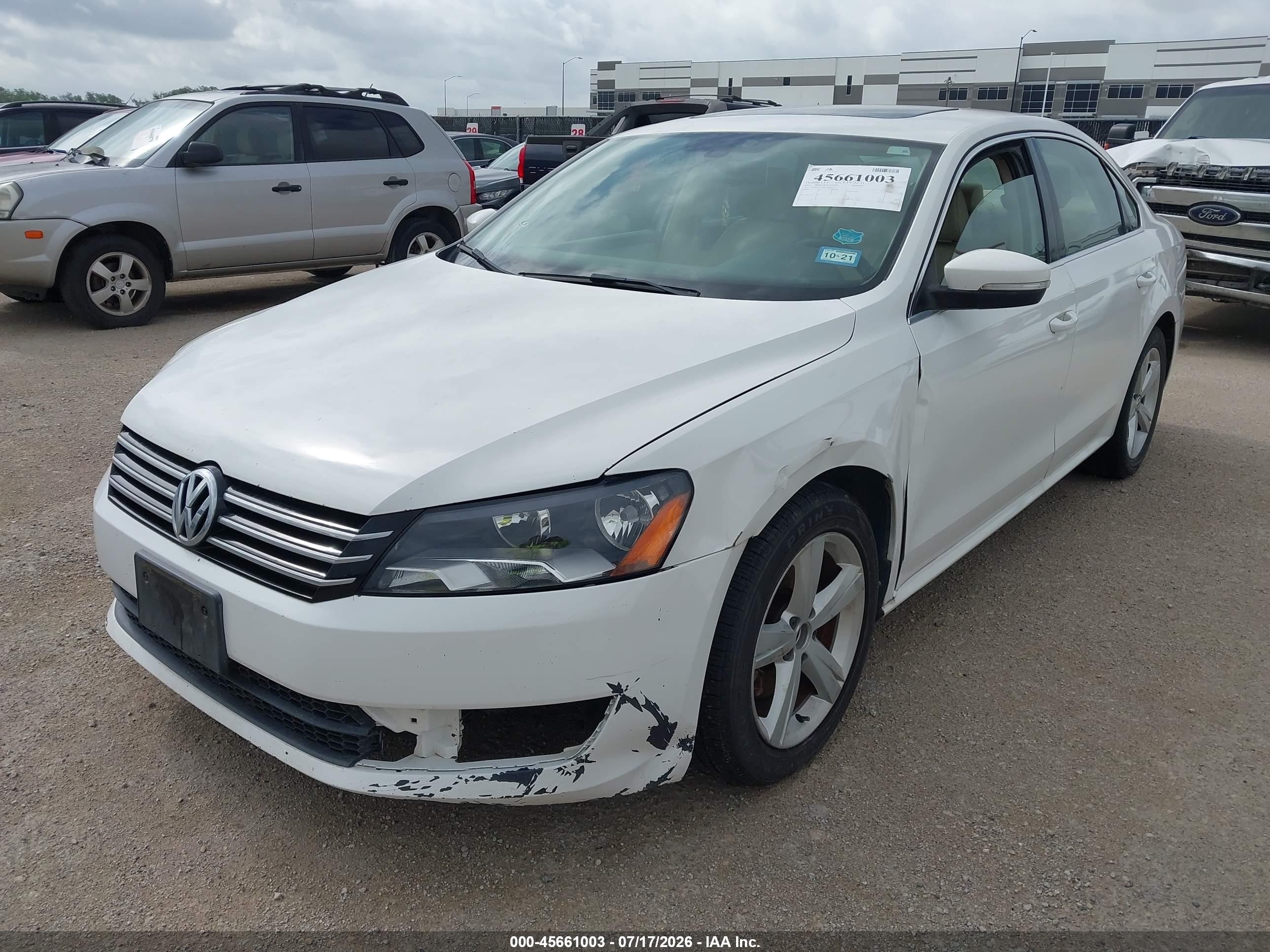 2013 Volkswagen Passat 2.5l Se White vin: 1VWBH7A38DC007301
