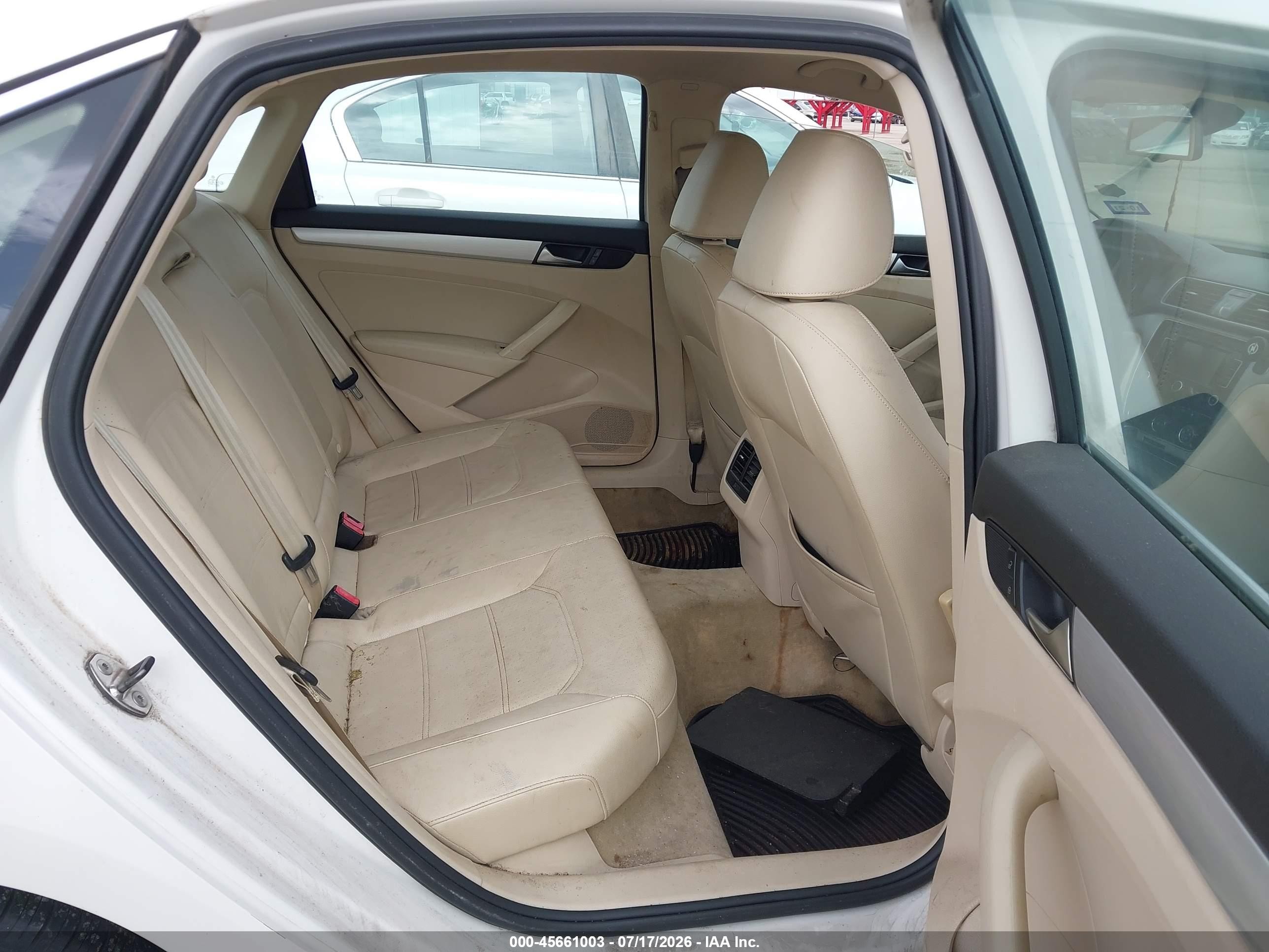 2013 Volkswagen Passat 2.5l Se White vin: 1VWBH7A38DC007301