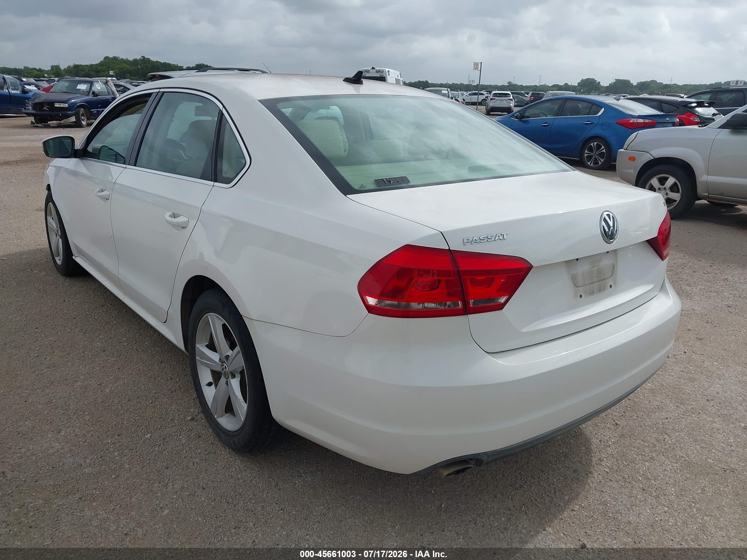 2013 Volkswagen Passat 2.5l Se White vin: 1VWBH7A38DC007301
