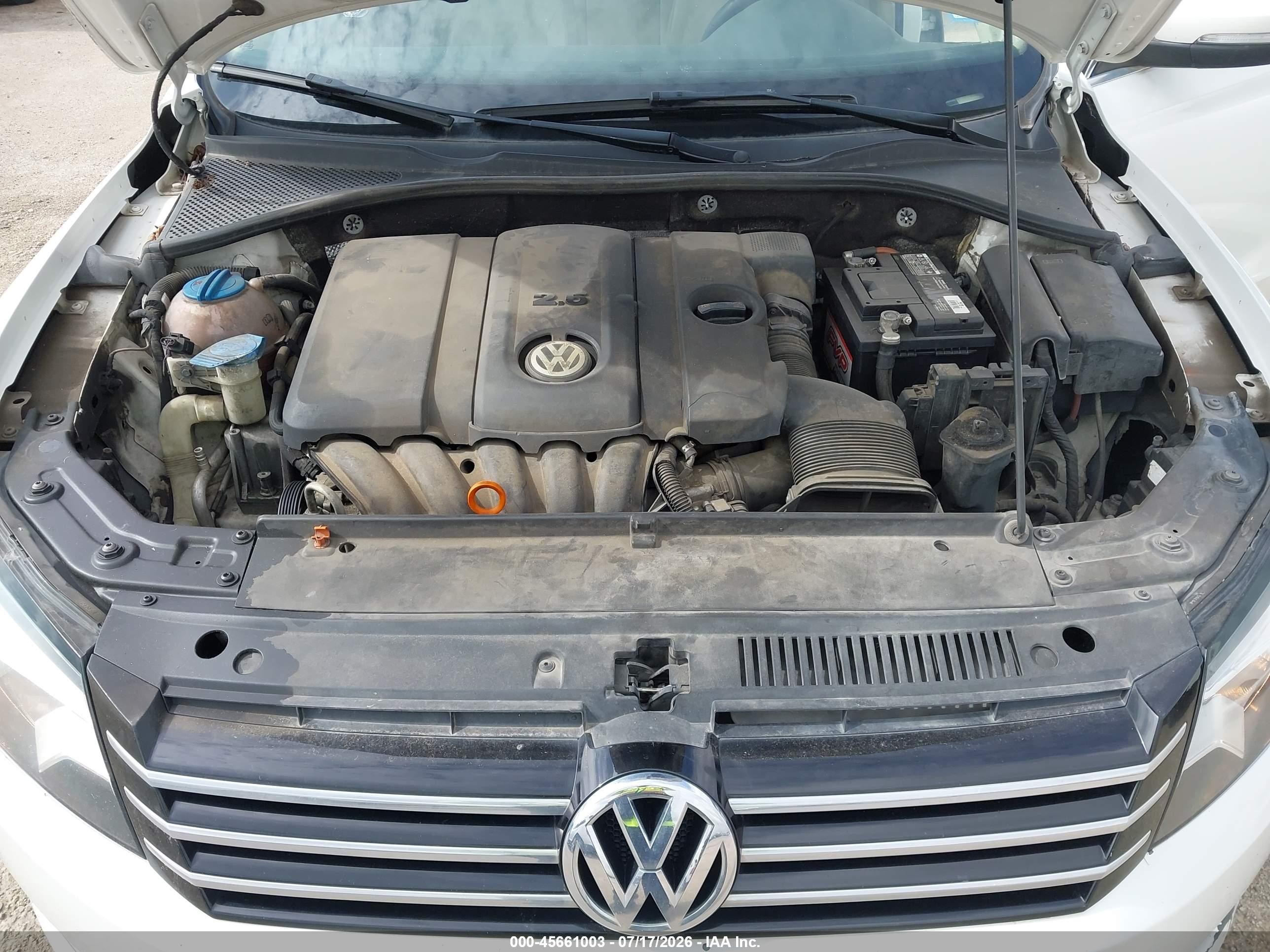 2013 Volkswagen Passat 2.5l Se White vin: 1VWBH7A38DC007301