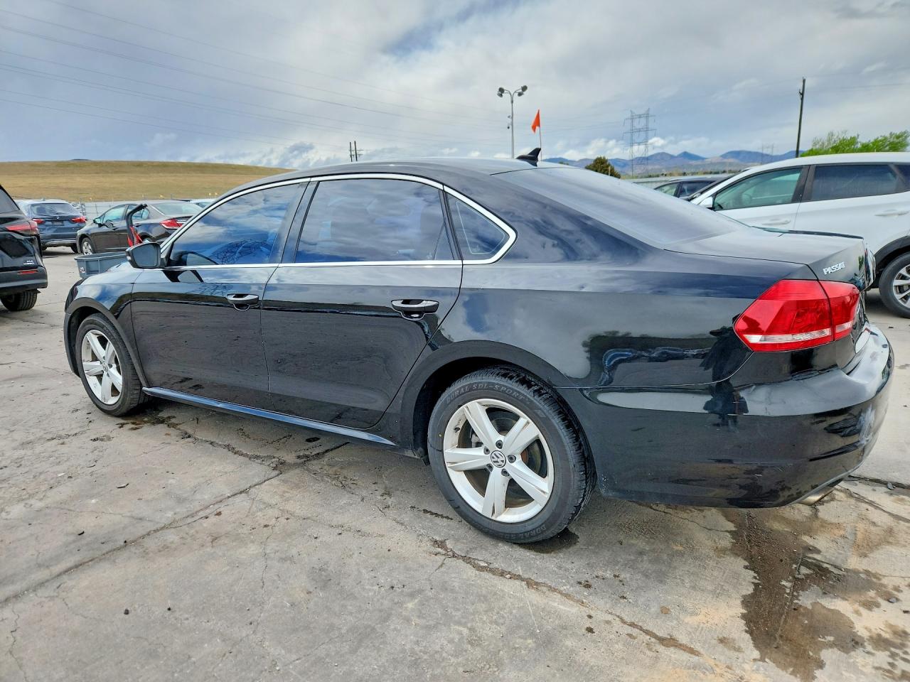 2013 Volkswagen Passat Se Черный vin: 1VWBH7A38DC064369