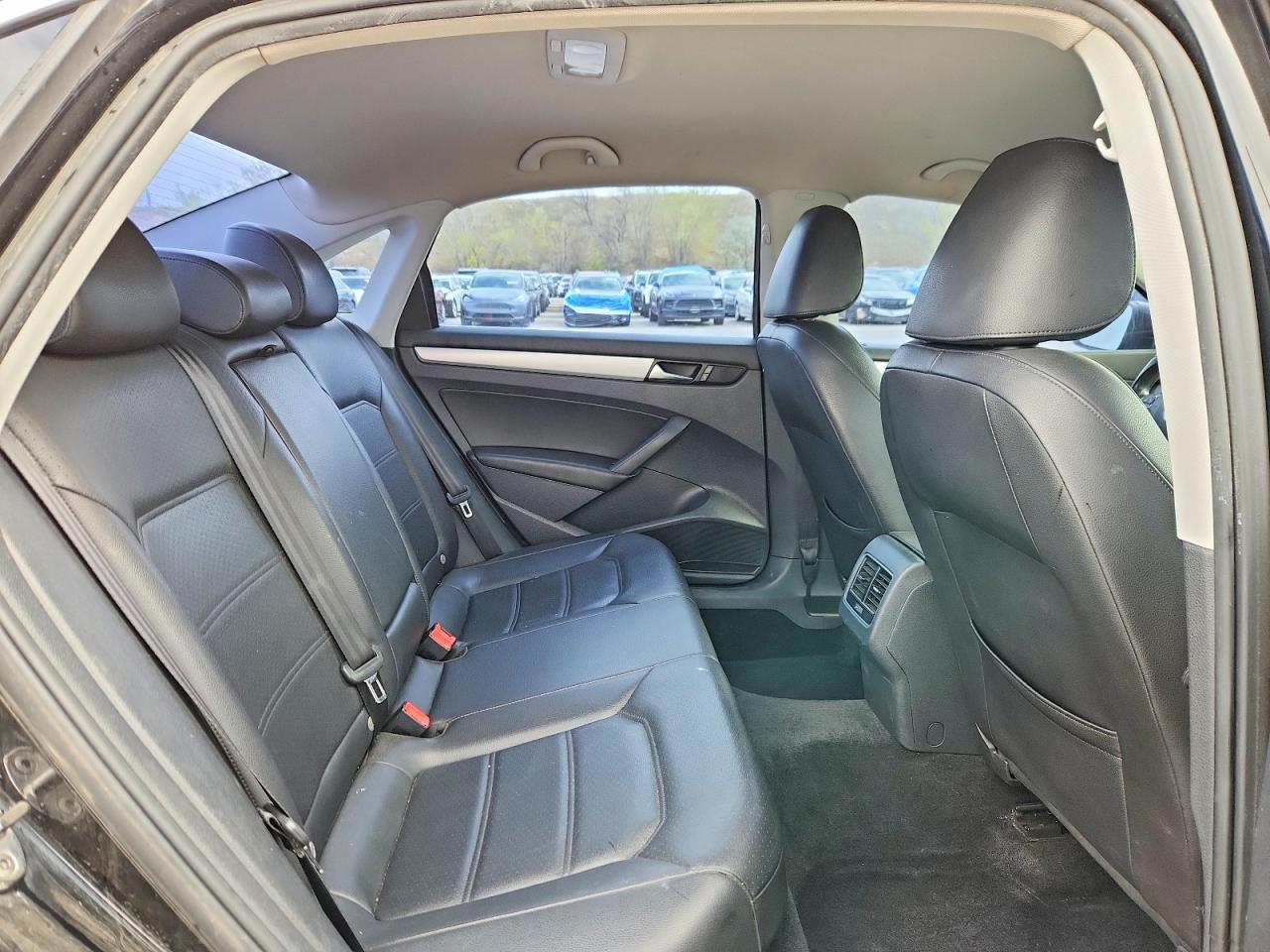 2013 Volkswagen Passat Se Черный vin: 1VWBH7A38DC064369