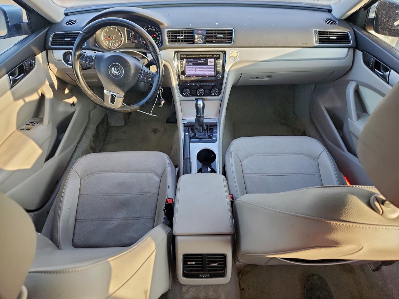 2013 Volkswagen Passat Se Silver vin: 1VWBH7A38DC130161