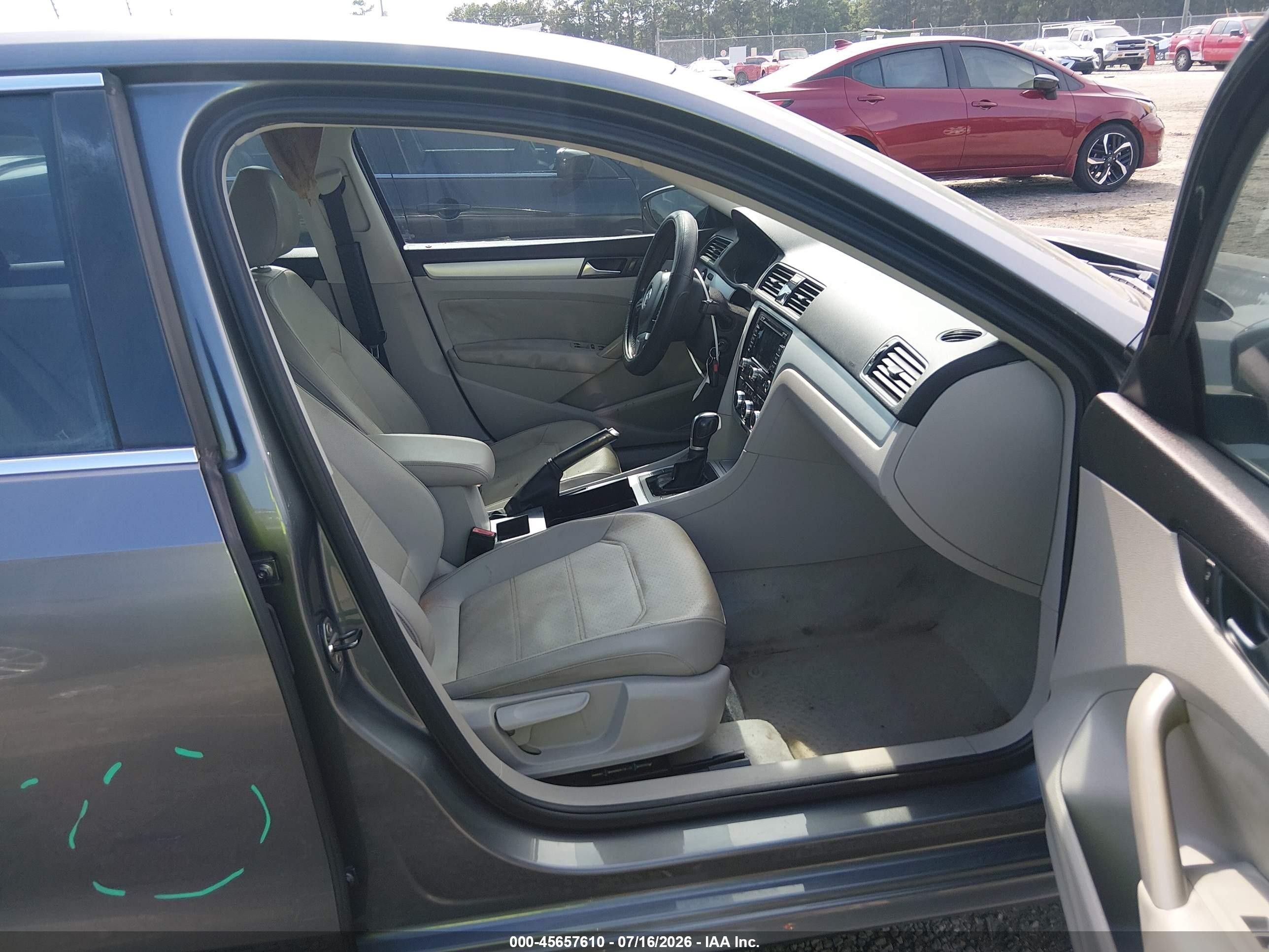 2012 Volkswagen Passat 2.5l Se Gray vin: 1VWBH7A39CC013638