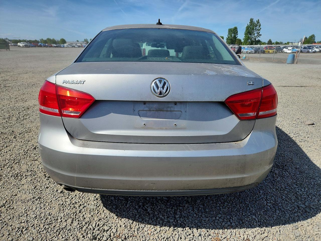 2012 Volkswagen Passat Se Серебряный vin: 1VWBH7A39CC027927
