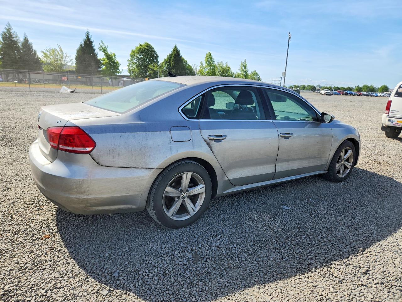 2012 Volkswagen Passat Se Серебряный vin: 1VWBH7A39CC027927