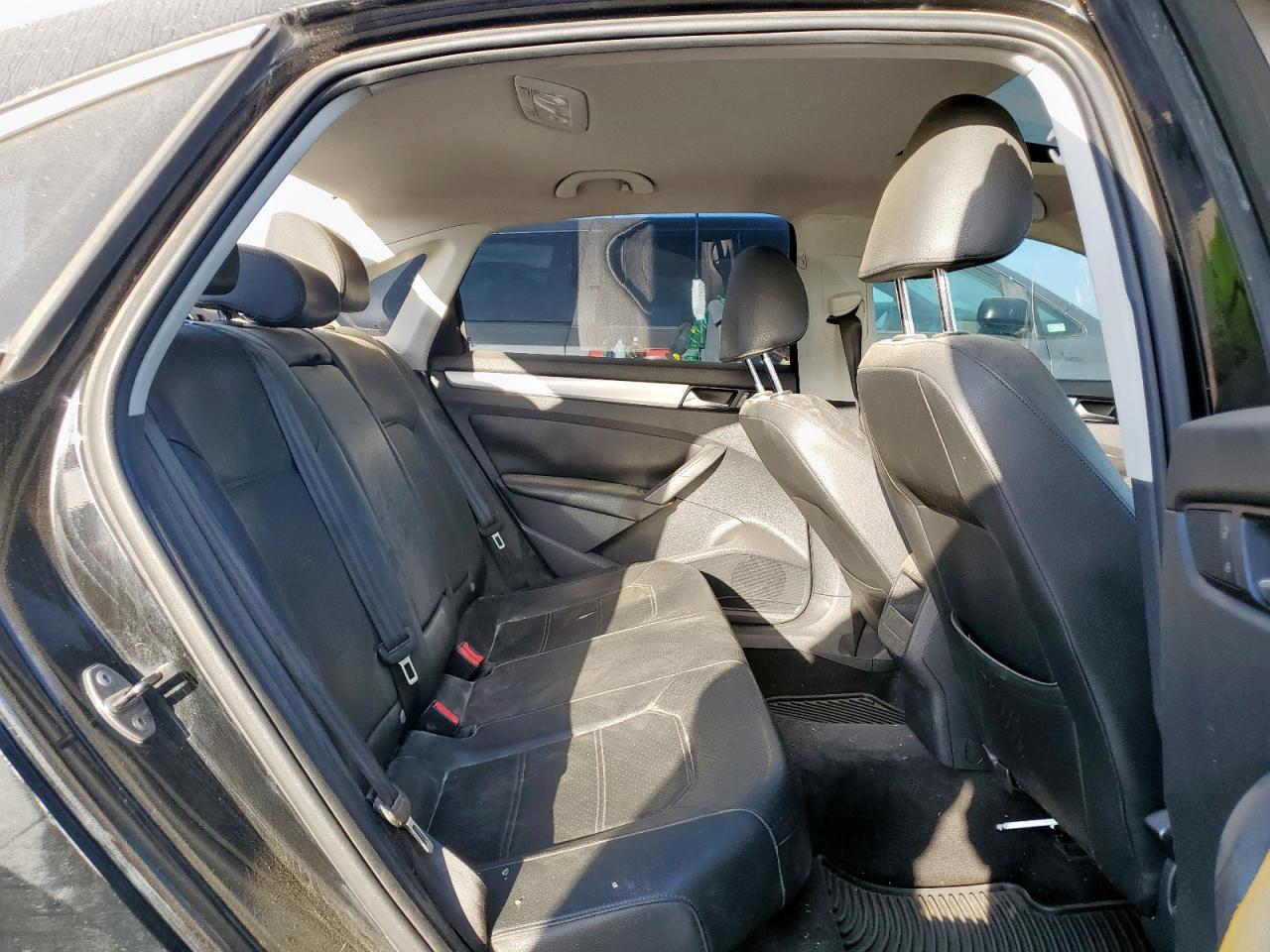2012 Volkswagen Passat Se Black vin: 1VWBH7A39CC030648