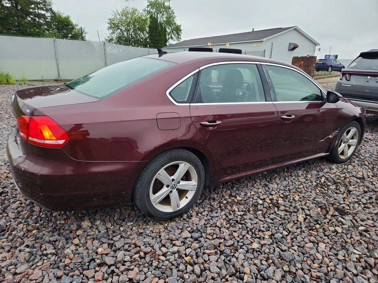 2012 Volkswagen Passat Se Burgundy vin: 1VWBH7A39CC051368