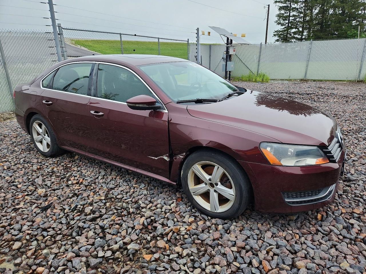 2012 Volkswagen Passat Se Burgundy vin: 1VWBH7A39CC051368