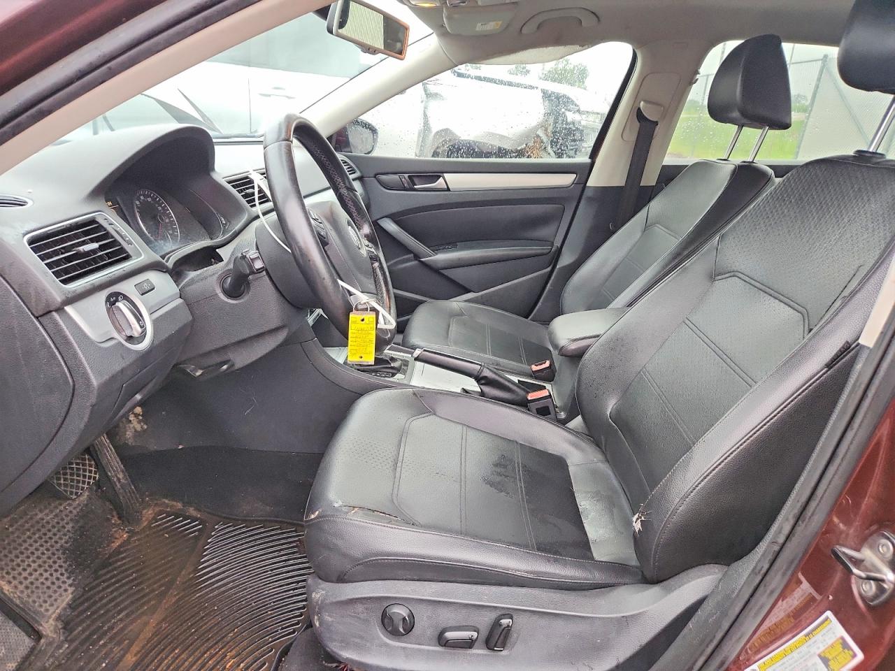 2012 Volkswagen Passat Se Burgundy vin: 1VWBH7A39CC051368