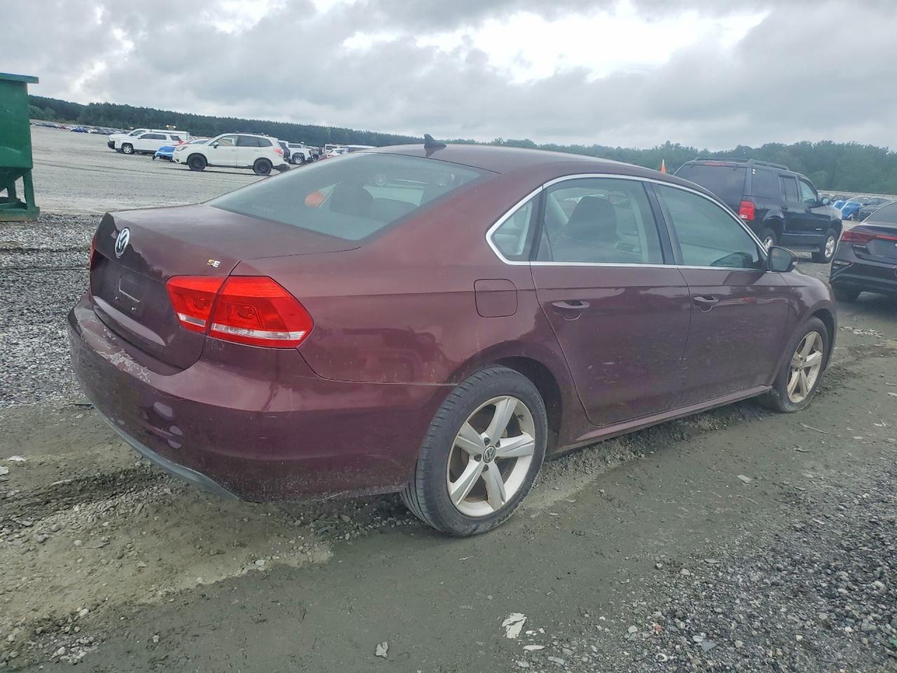 2012 Volkswagen Passat Burgundy vin: 1VWBH7A39CC076819