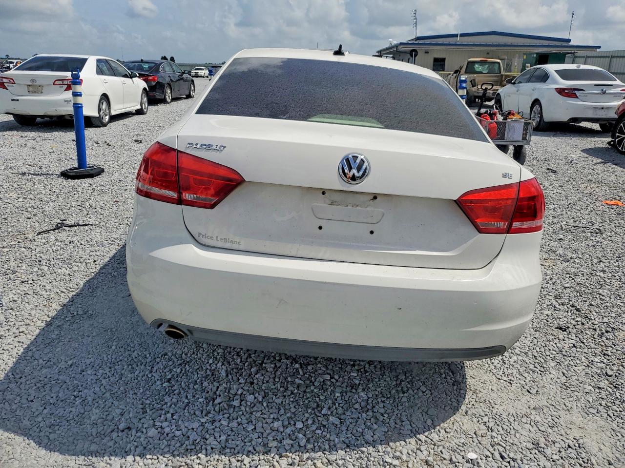 2012 Volkswagen Passat Se White vin: 1VWBH7A39CC087383