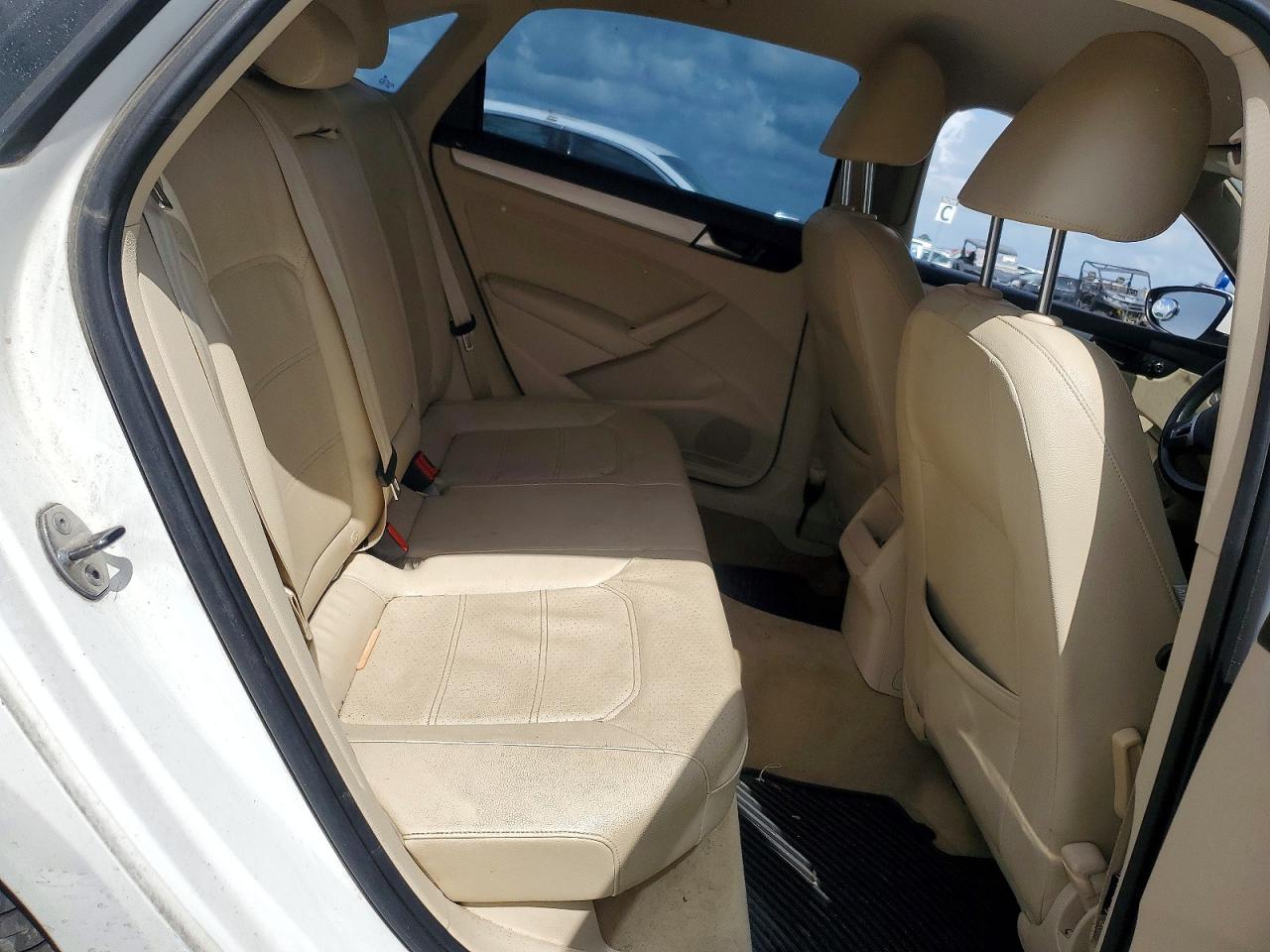 2012 Volkswagen Passat Se White vin: 1VWBH7A39CC087383