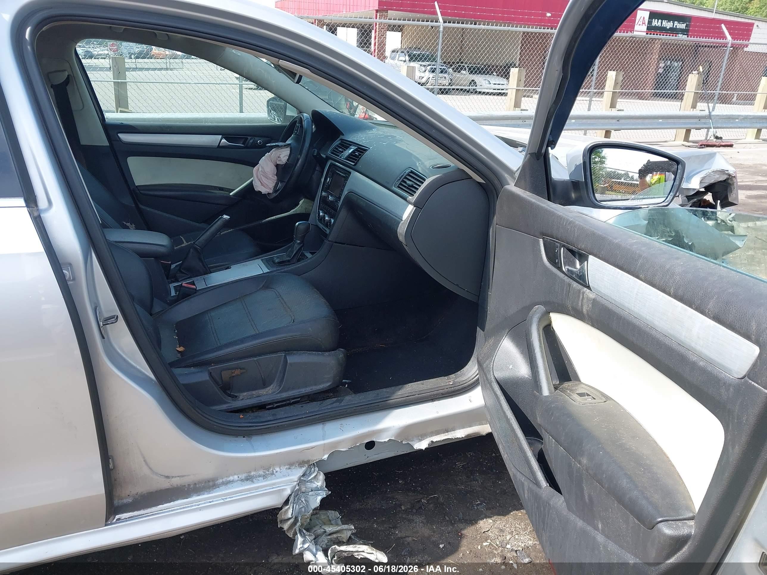 2012 Volkswagen Passat 2.5l Se Silver vin: 1VWBH7A39CC104313