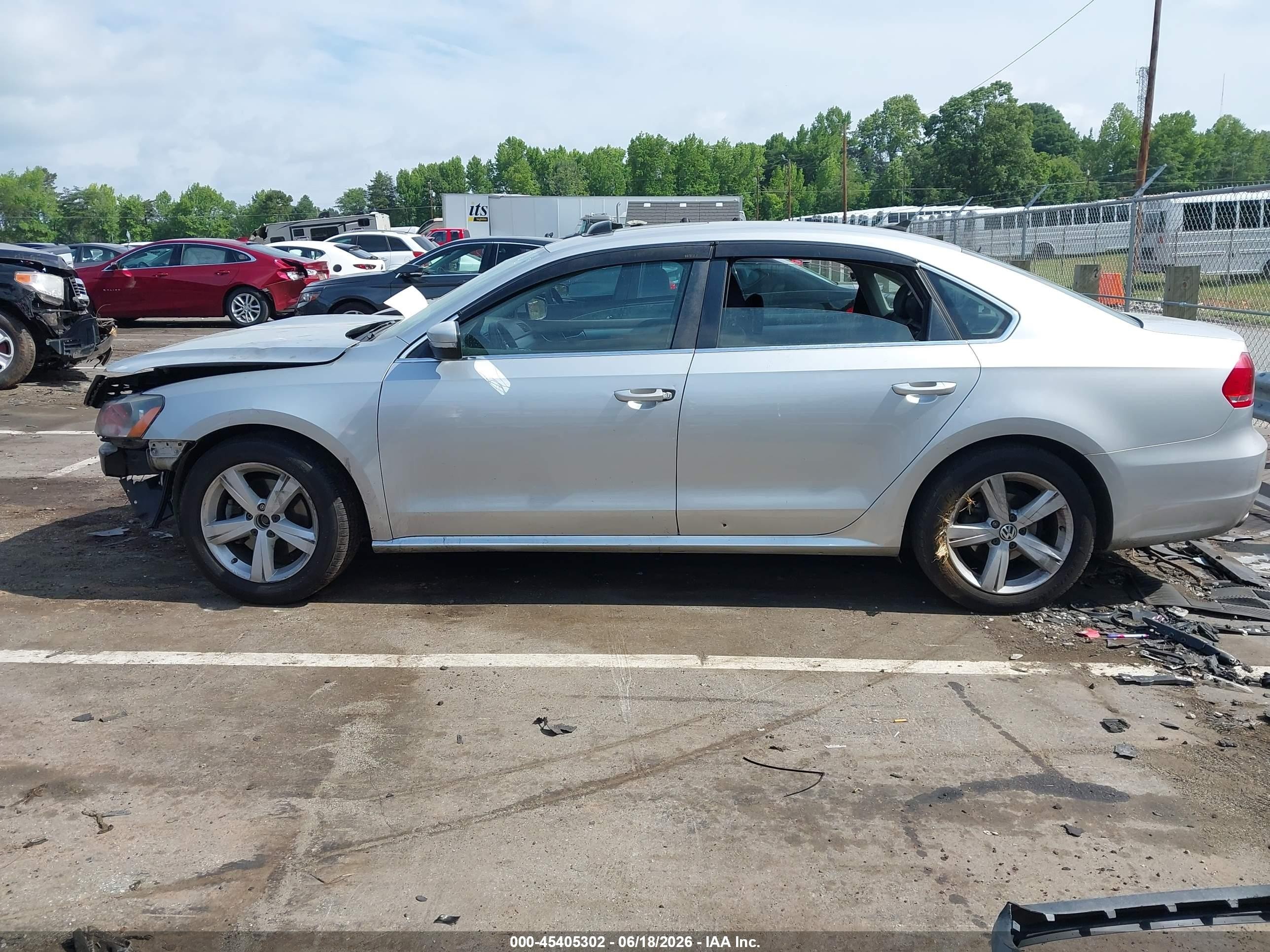 2012 Volkswagen Passat 2.5l Se Silver vin: 1VWBH7A39CC104313