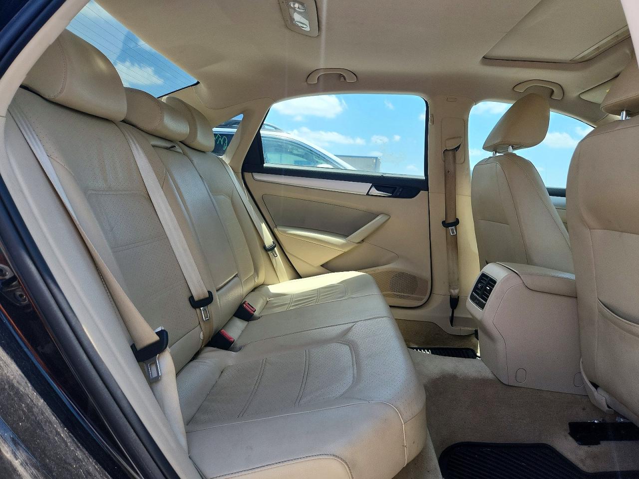 2013 Volkswagen Passat Black vin: 1VWBH7A39DC002916