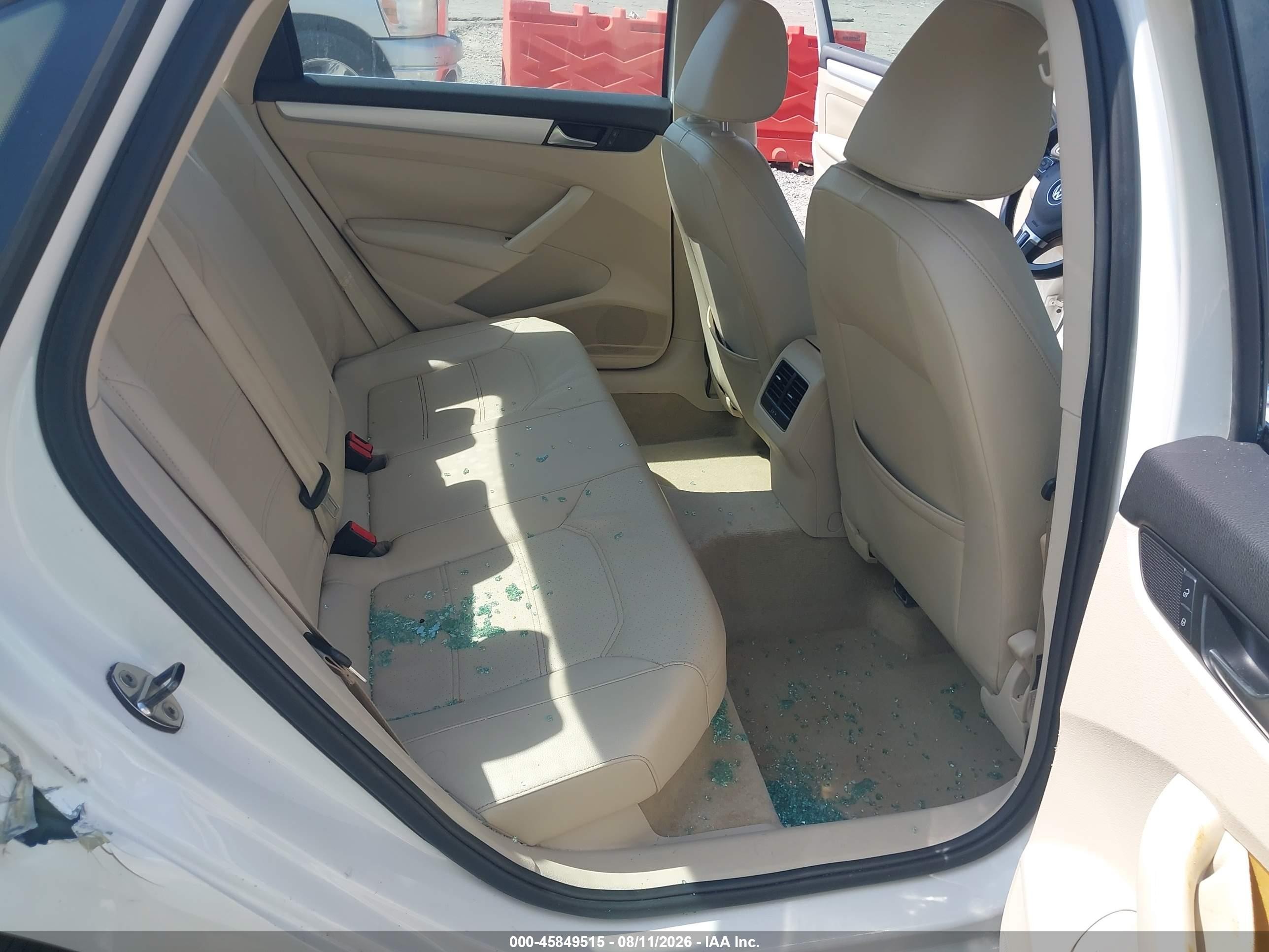 2013 Volkswagen Passat 2.5l Se White vin: 1VWBH7A39DC077261