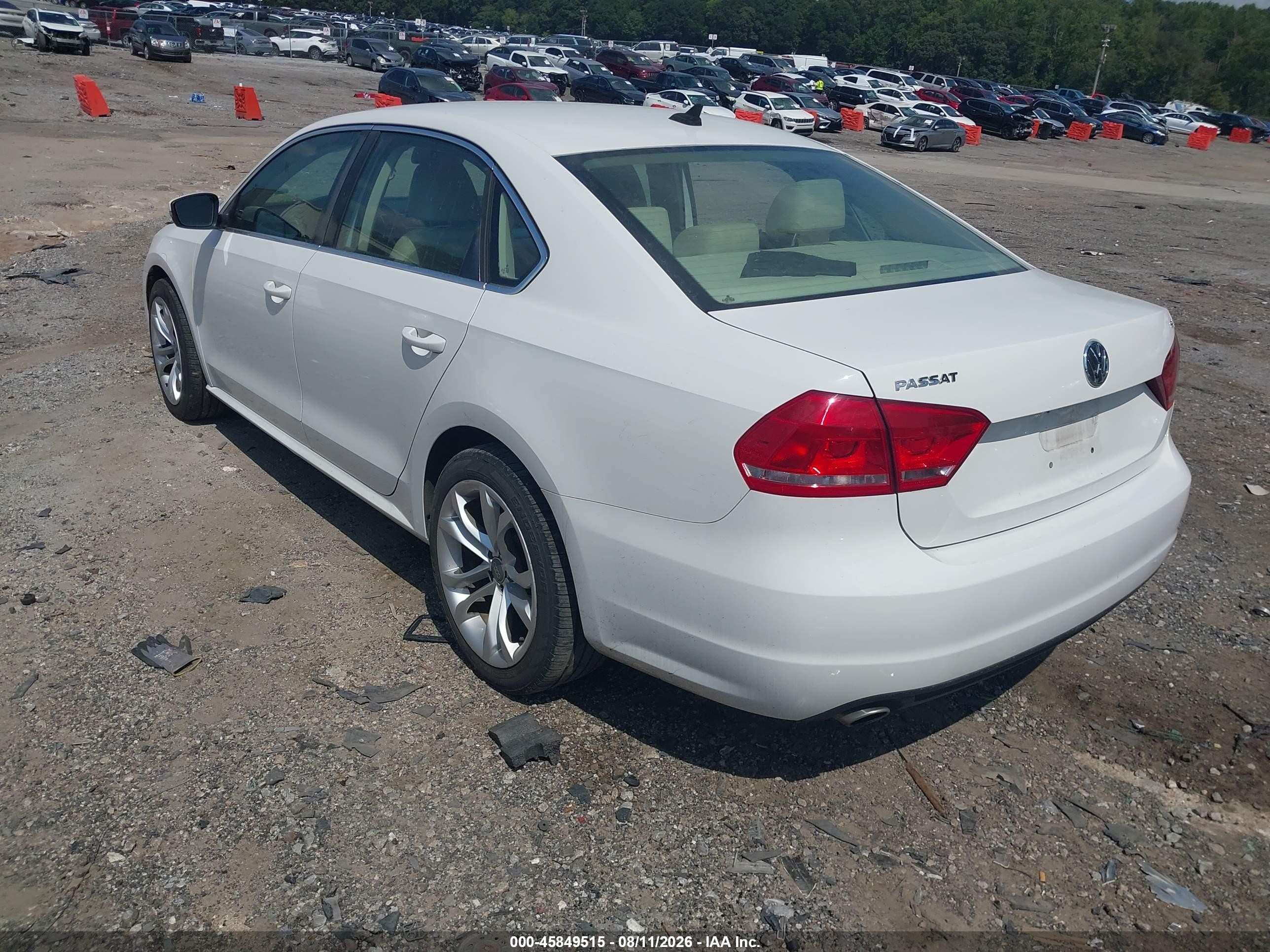 2013 Volkswagen Passat 2.5l Se White vin: 1VWBH7A39DC077261