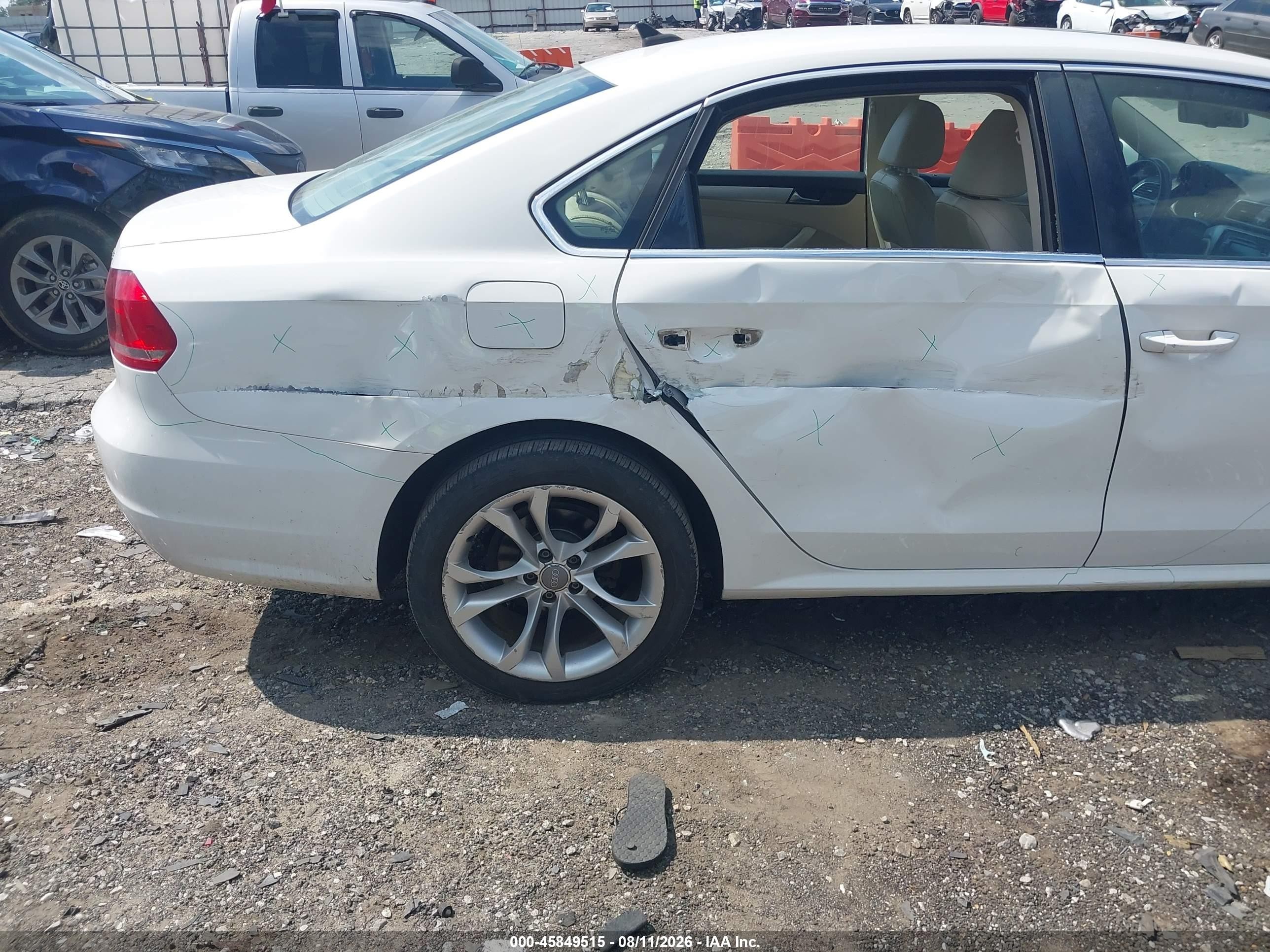 2013 Volkswagen Passat 2.5l Se White vin: 1VWBH7A39DC077261