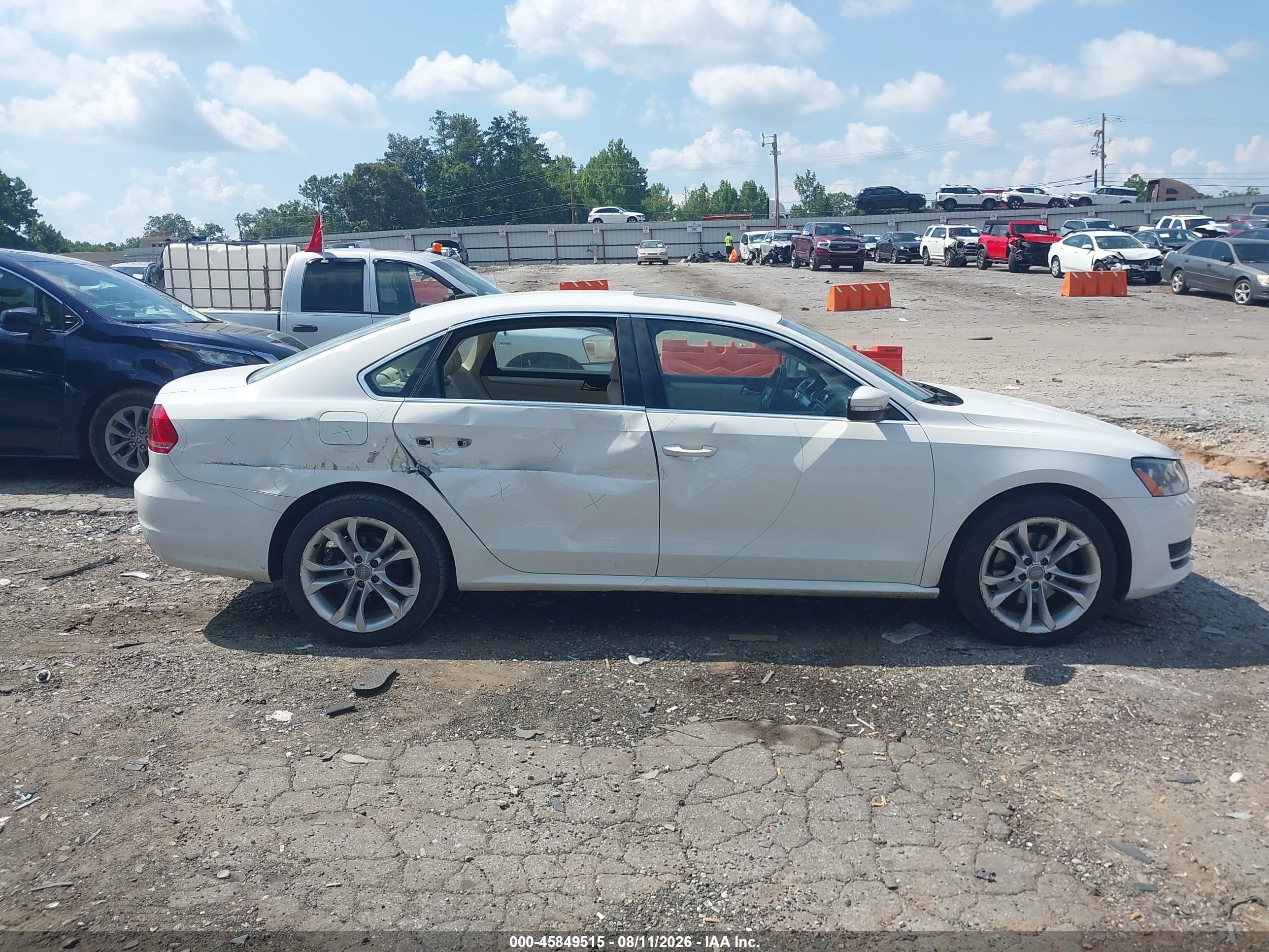 2013 Volkswagen Passat 2.5l Se White vin: 1VWBH7A39DC077261