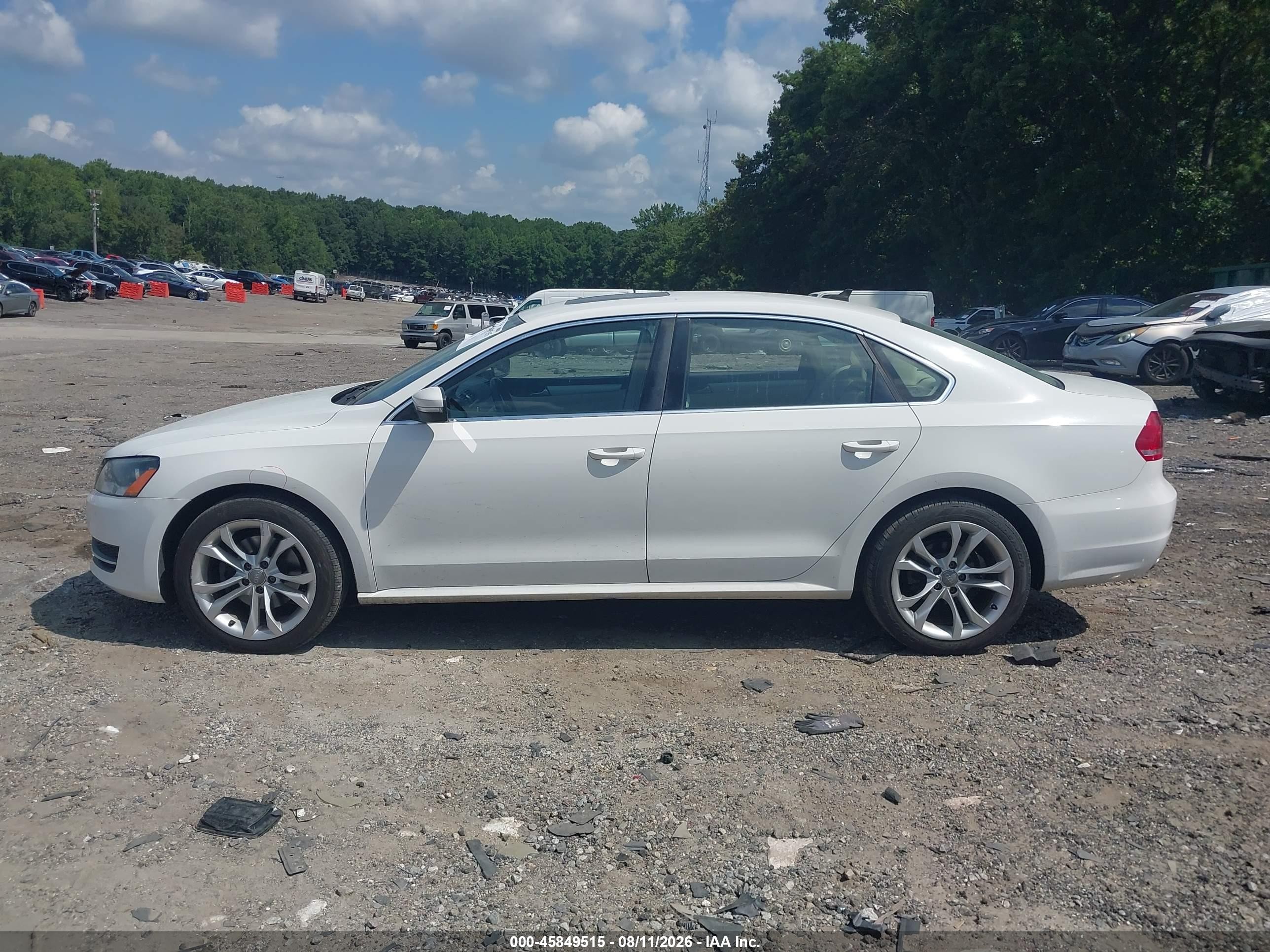 2013 Volkswagen Passat 2.5l Se White vin: 1VWBH7A39DC077261