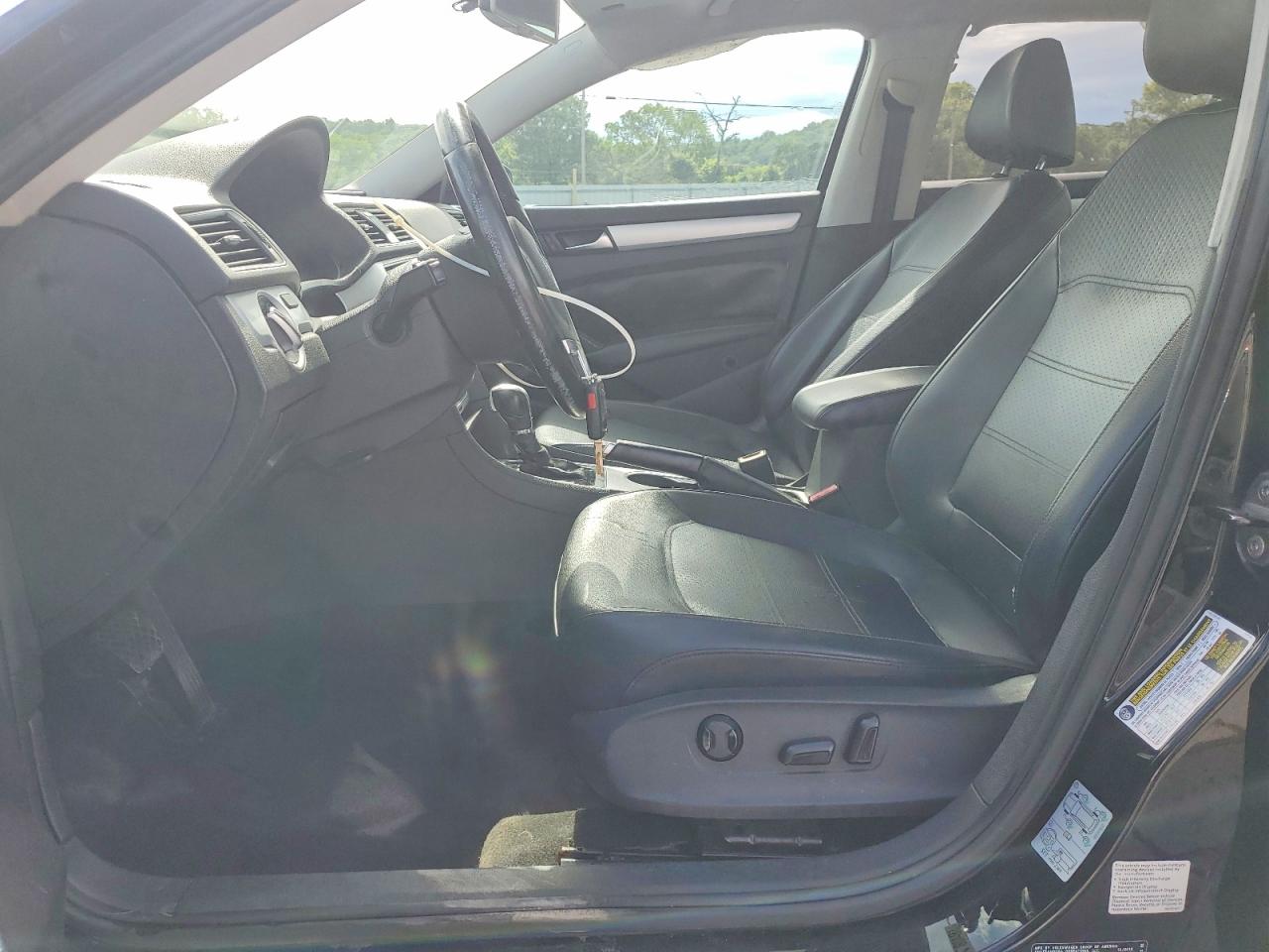2013 Volkswagen Passat Se Black vin: 1VWBH7A39DC080760