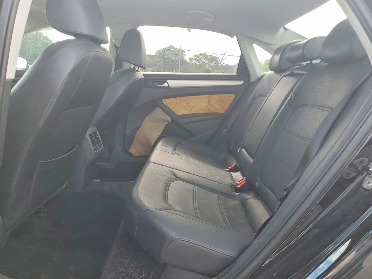 2013 Volkswagen Passat Se Black vin: 1VWBH7A39DC080760