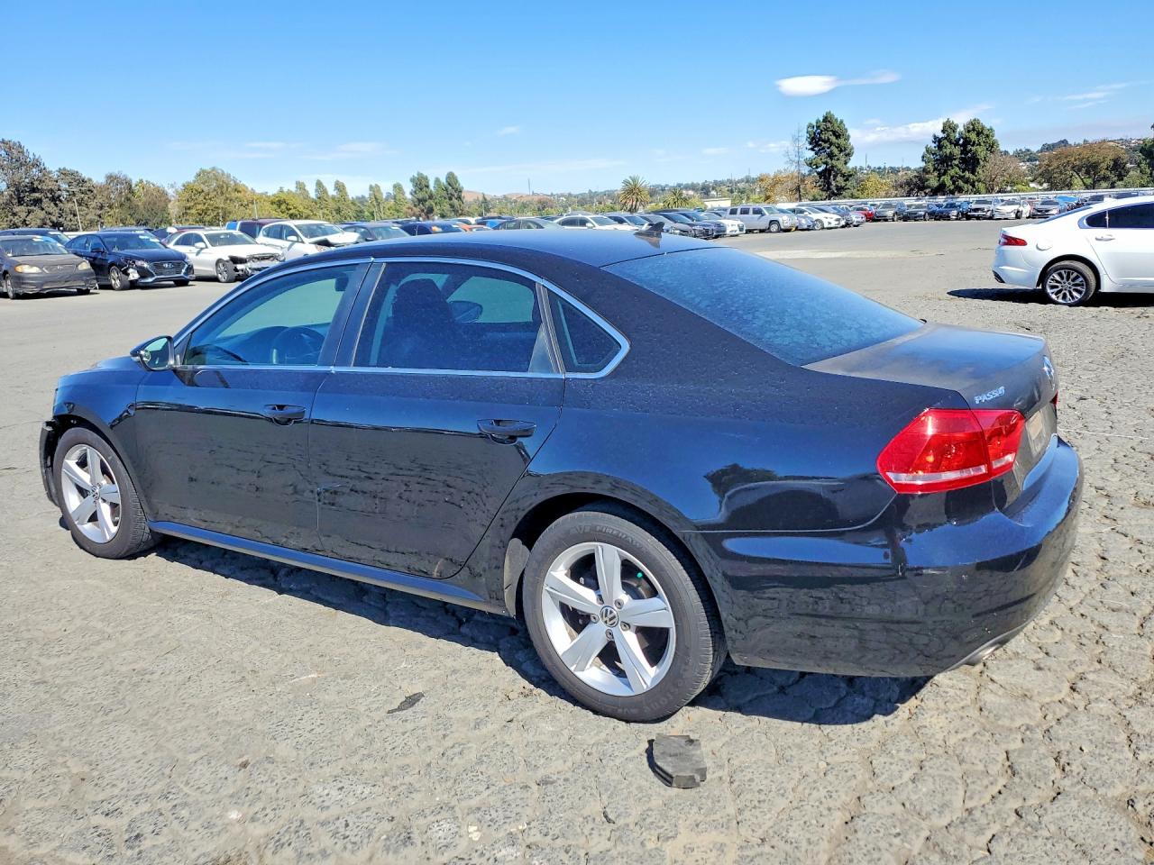 2012 Volkswagen Passat Se Black vin: 1VWBH7A3XCC081866