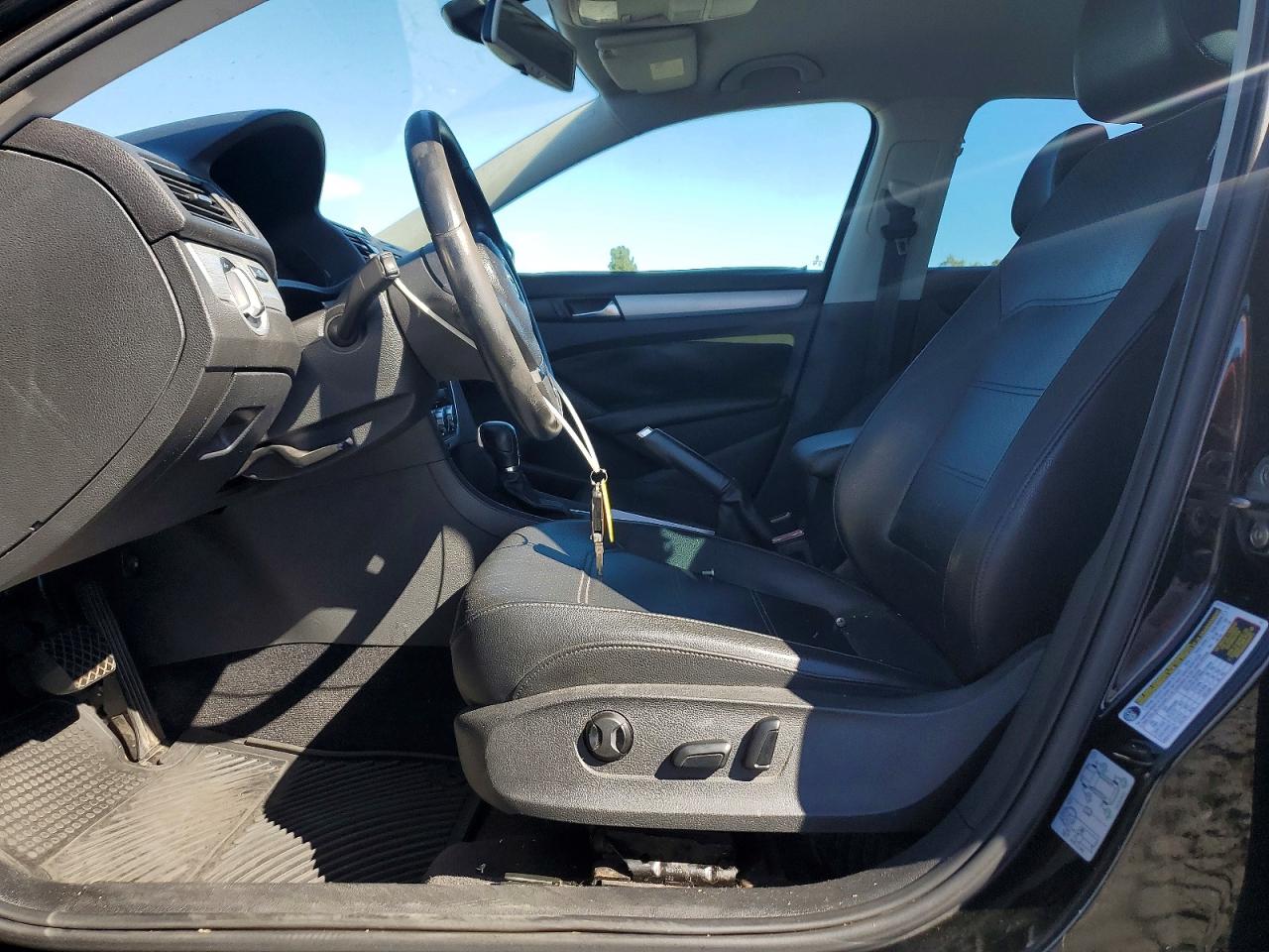 2012 Volkswagen Passat Se Black vin: 1VWBH7A3XCC081866