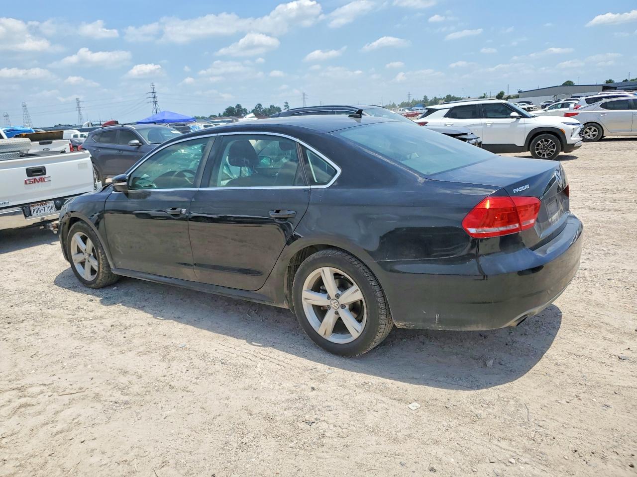 2013 Volkswagen Passat Se Black vin: 1VWBH7A3XDC025301