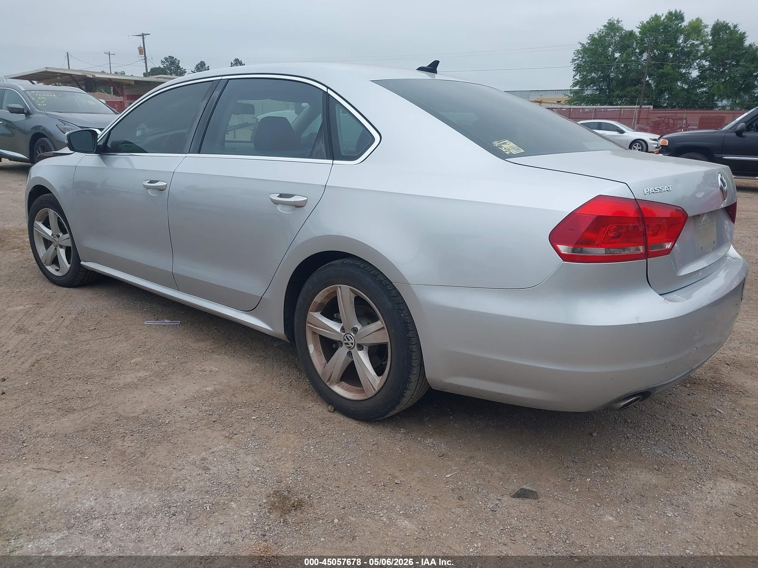 2013 Volkswagen Passat 2.5l Se Gray vin: 1VWBH7A3XDC027601