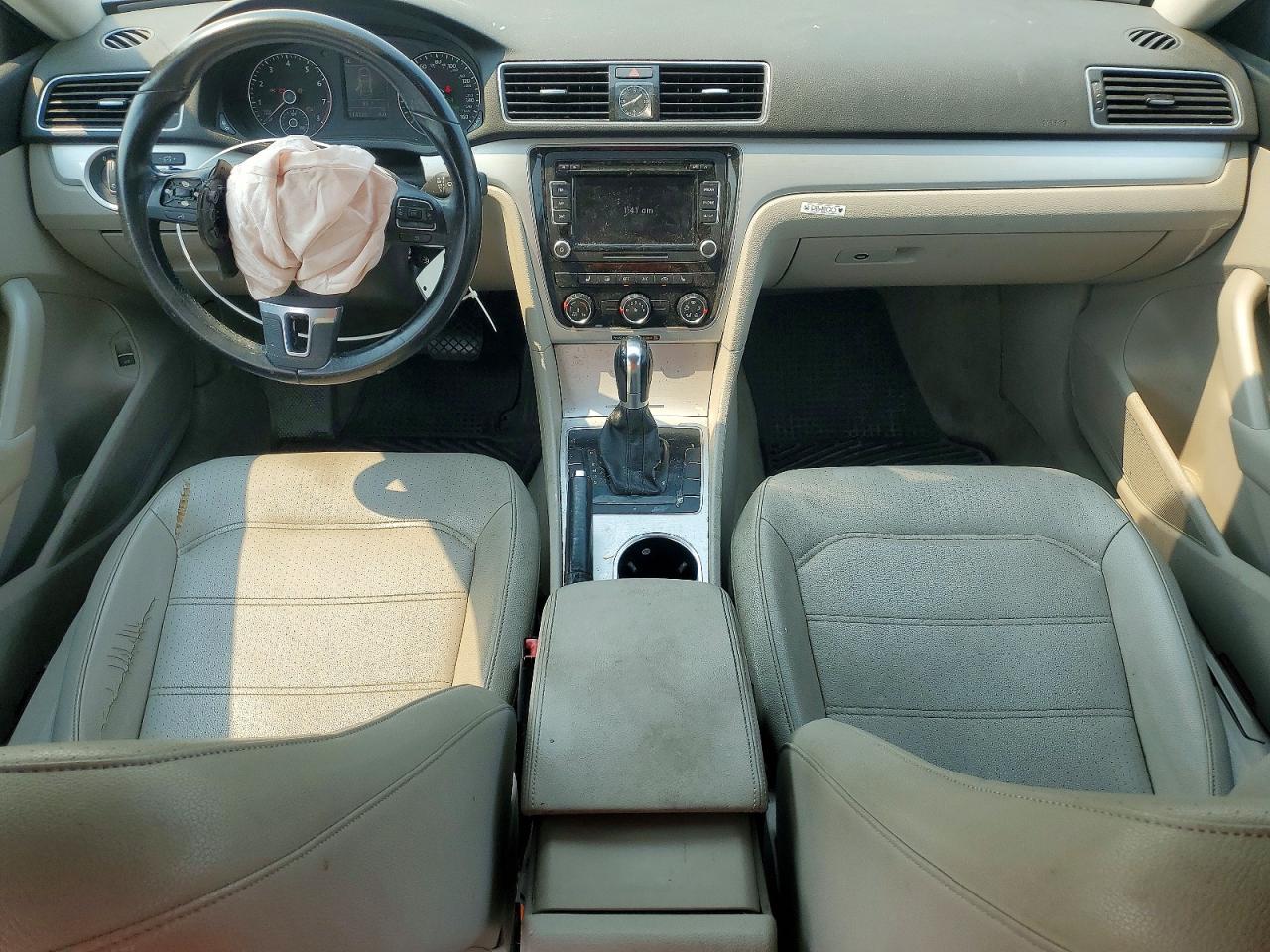 2013 Volkswagen Passat Se Silver vin: 1VWBH7A3XDC060100