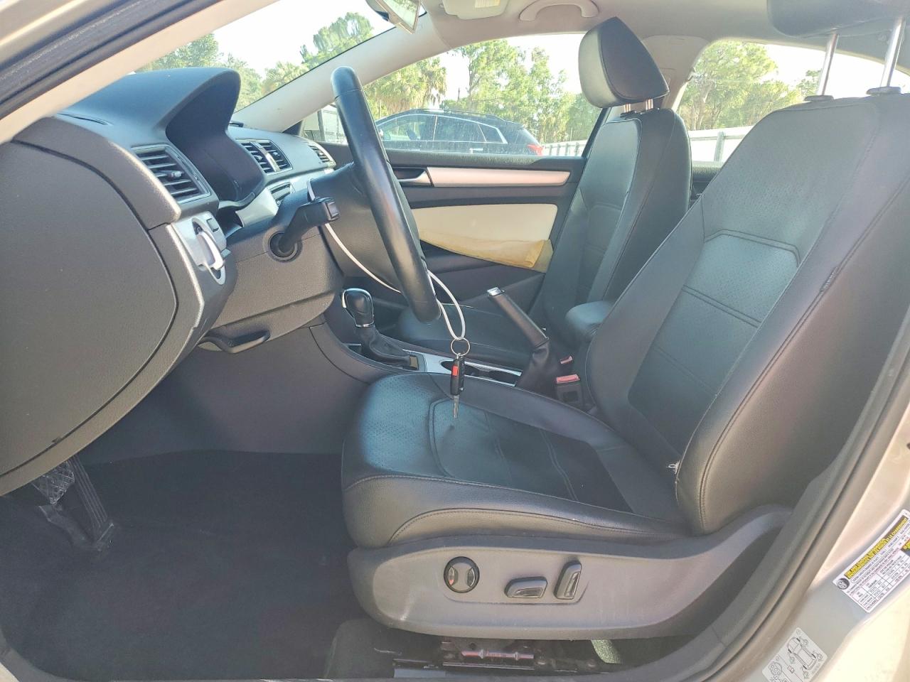 2013 Volkswagen Passat Se Silver vin: 1VWBH7A3XDC102555