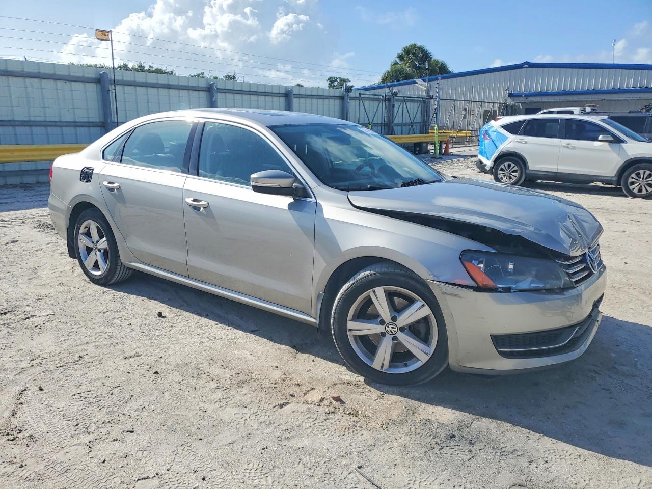 2013 Volkswagen Passat Se Silver vin: 1VWBH7A3XDC102555