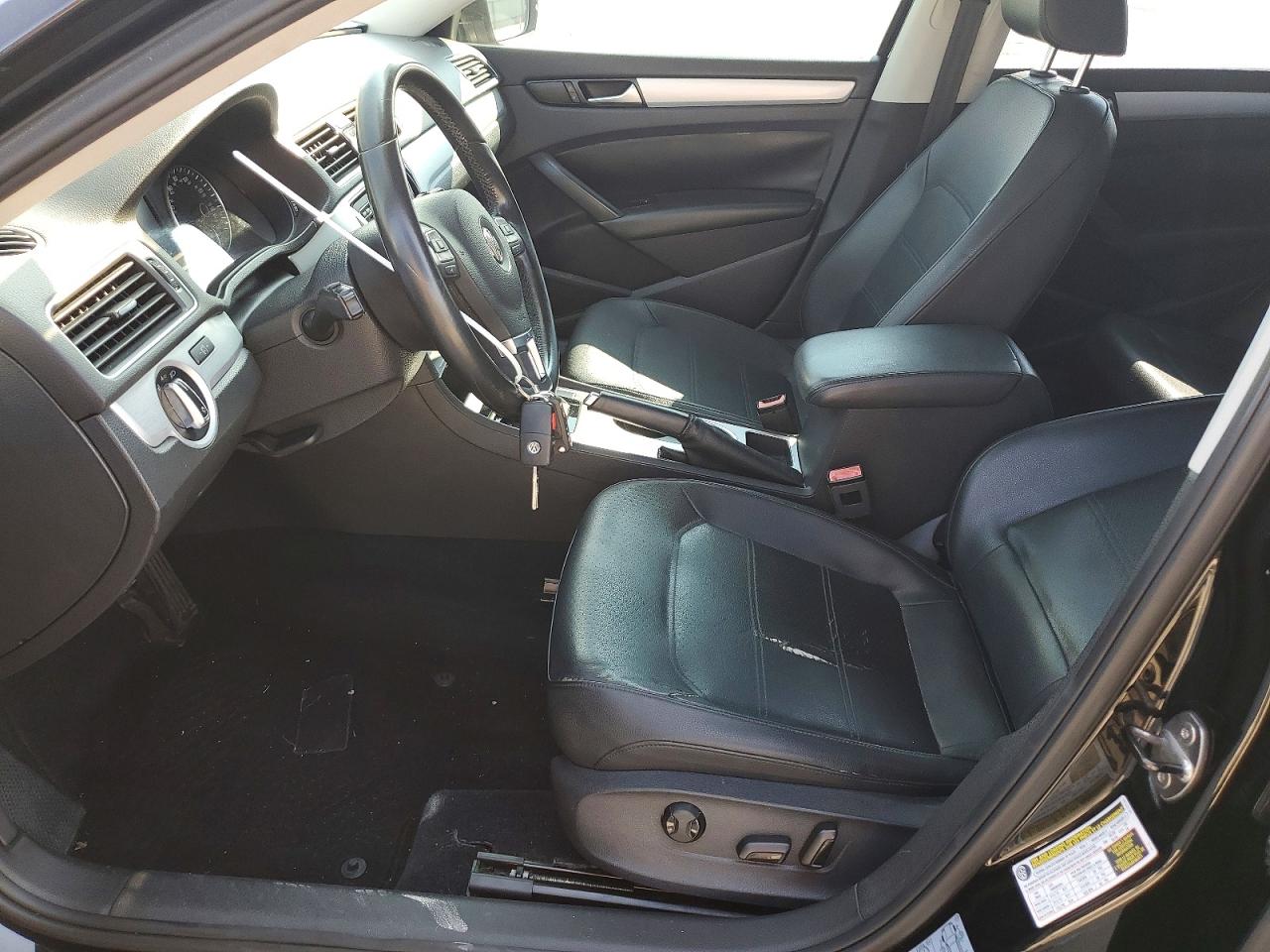 2013 Volkswagen Passat Se Black vin: 1VWBH7A3XDC131697