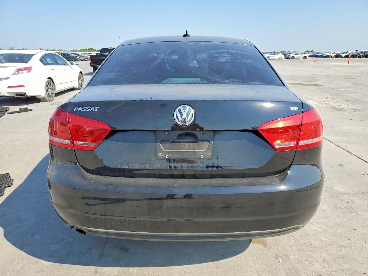 2013 Volkswagen Passat Se Black vin: 1VWBH7A3XDC131697