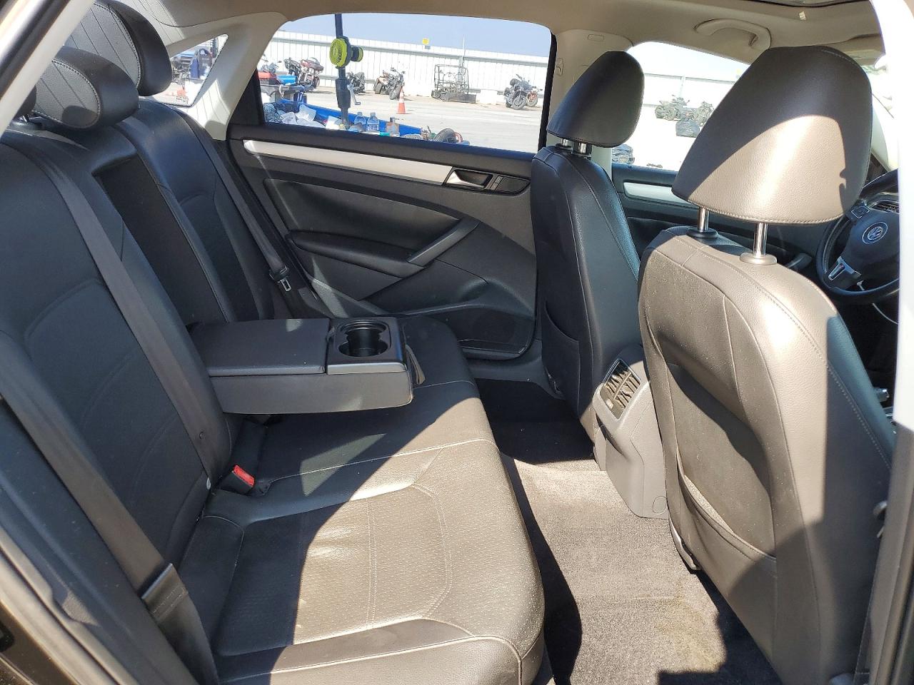 2013 Volkswagen Passat Se Black vin: 1VWBH7A3XDC131697