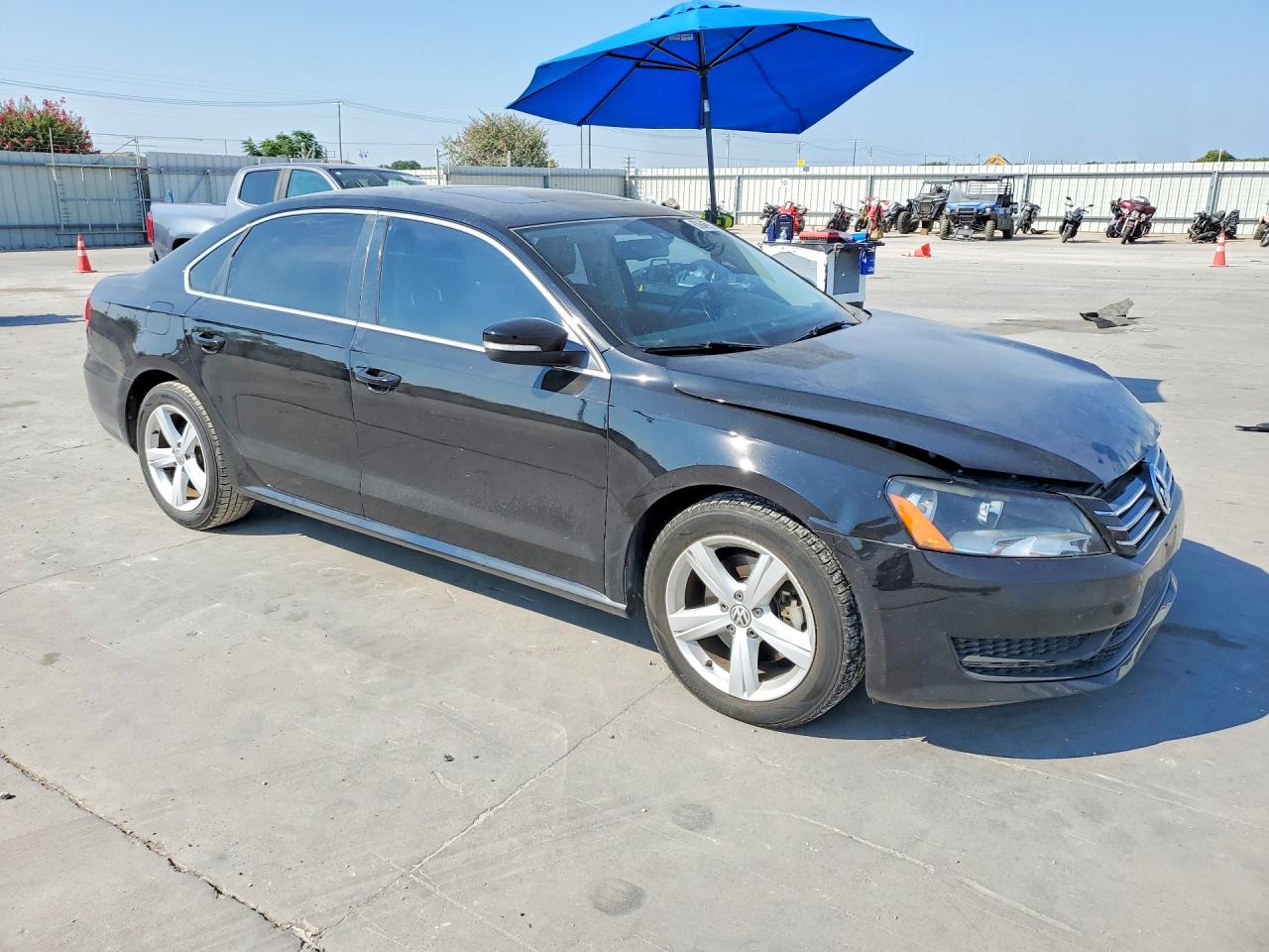 2013 Volkswagen Passat Se Black vin: 1VWBH7A3XDC131697
