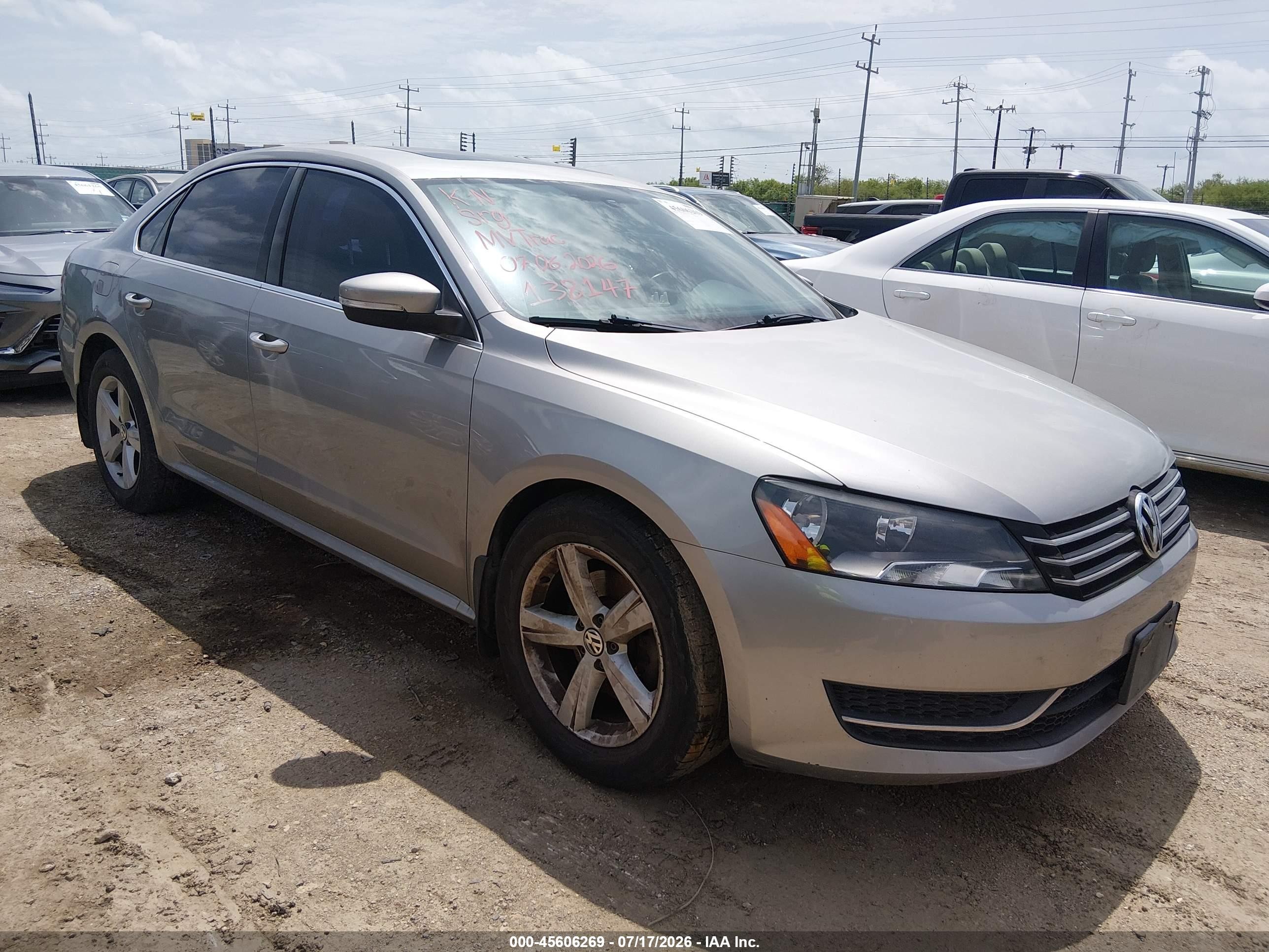 2013 Volkswagen Passat 2.5l Se vin: 1VWBH7A3XDC138147