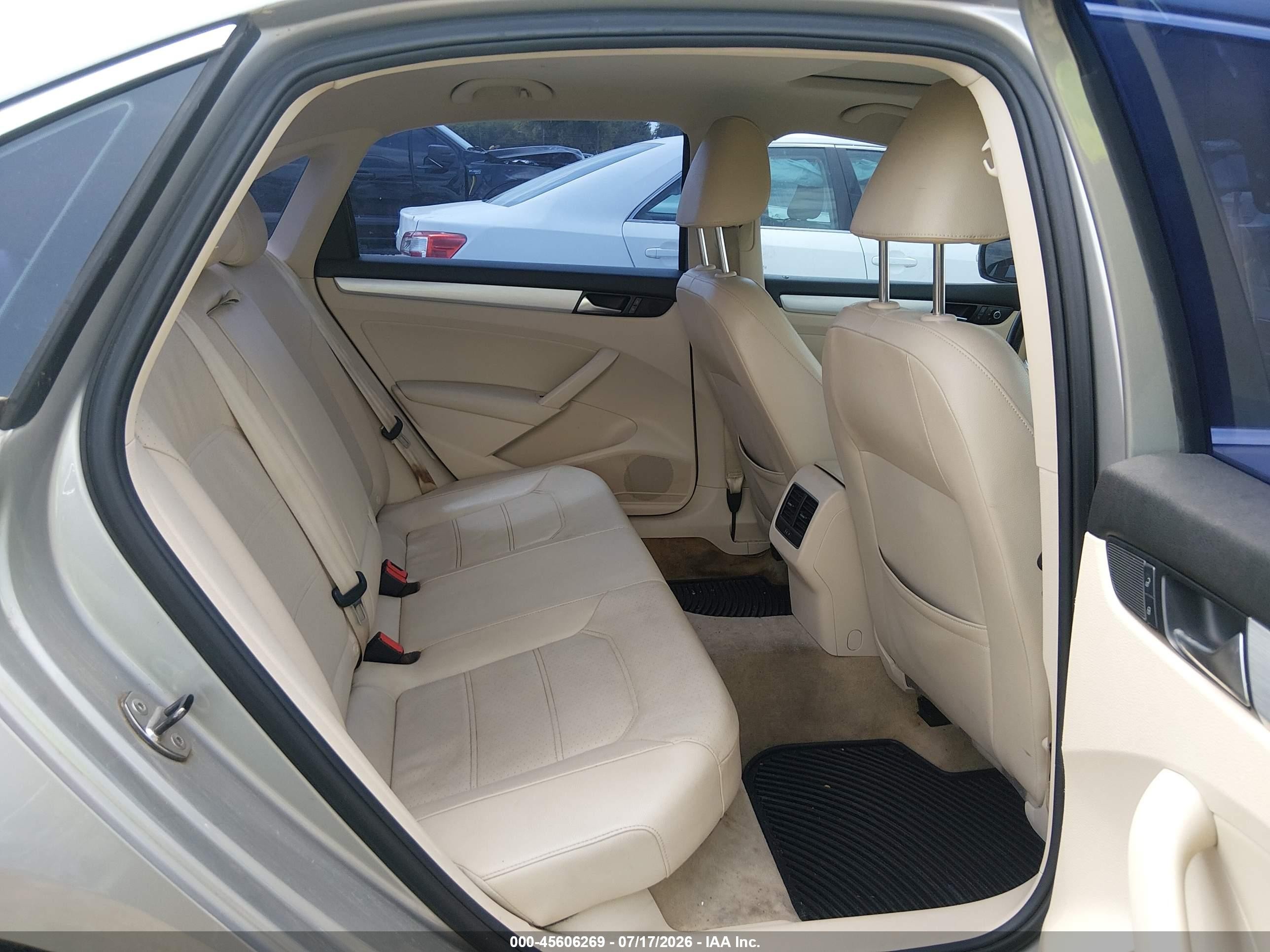 2013 Volkswagen Passat 2.5l Se vin: 1VWBH7A3XDC138147