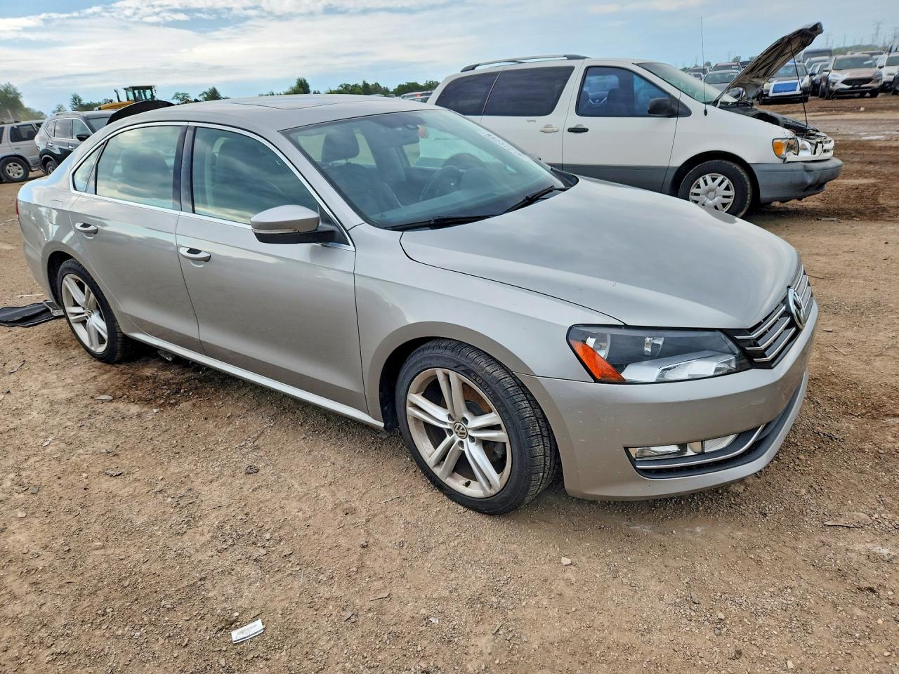 2014 Volkswagen Passat Se Silver vin: 1VWBM7A31EC021618