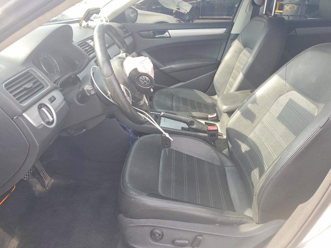 2012 Volkswagen Passat Se Silver vin: 1VWBM7A32CC024248