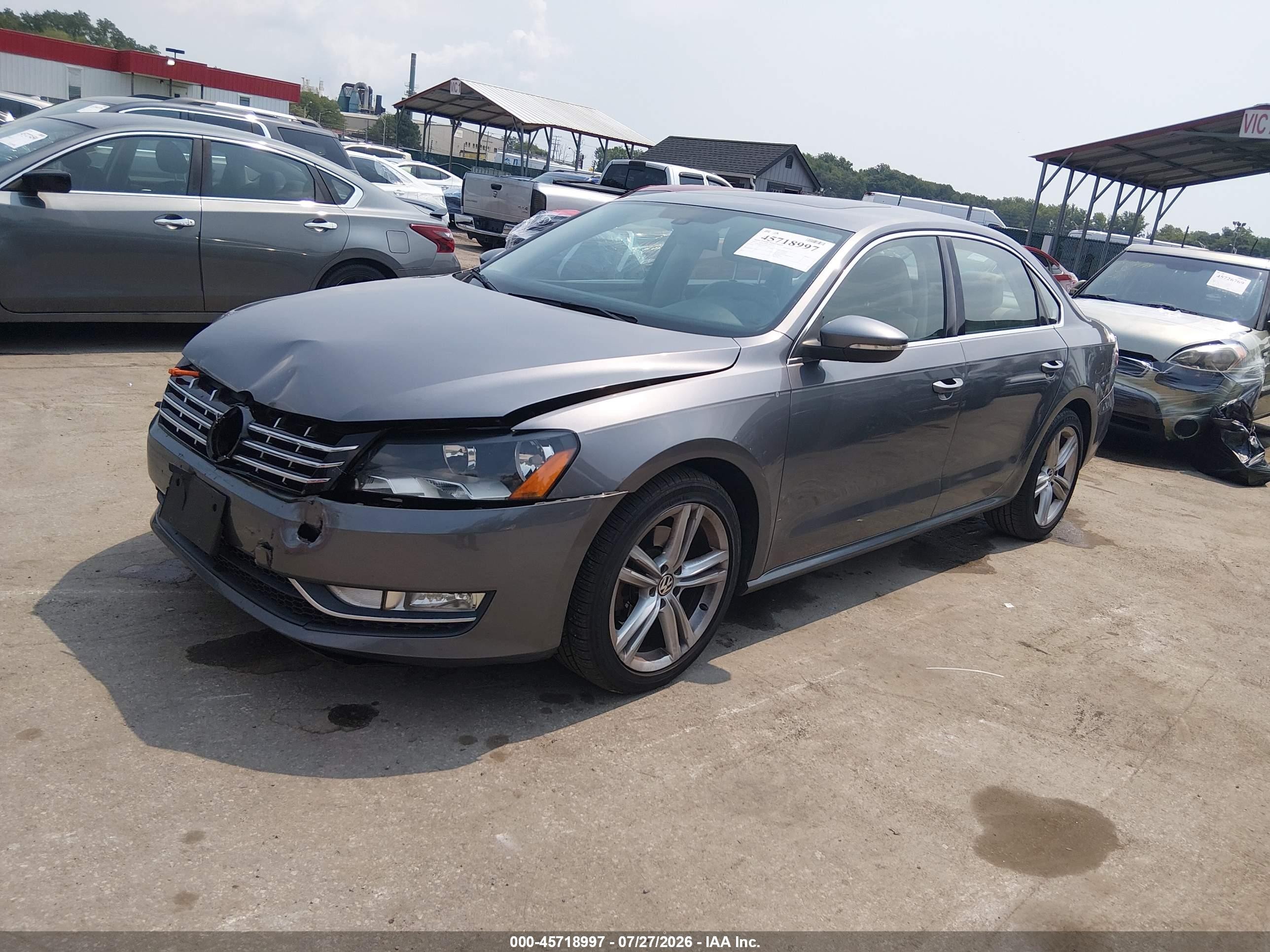 2012 Volkswagen Passat 3.6l V6 Se Gray vin: 1VWBM7A32CC060229