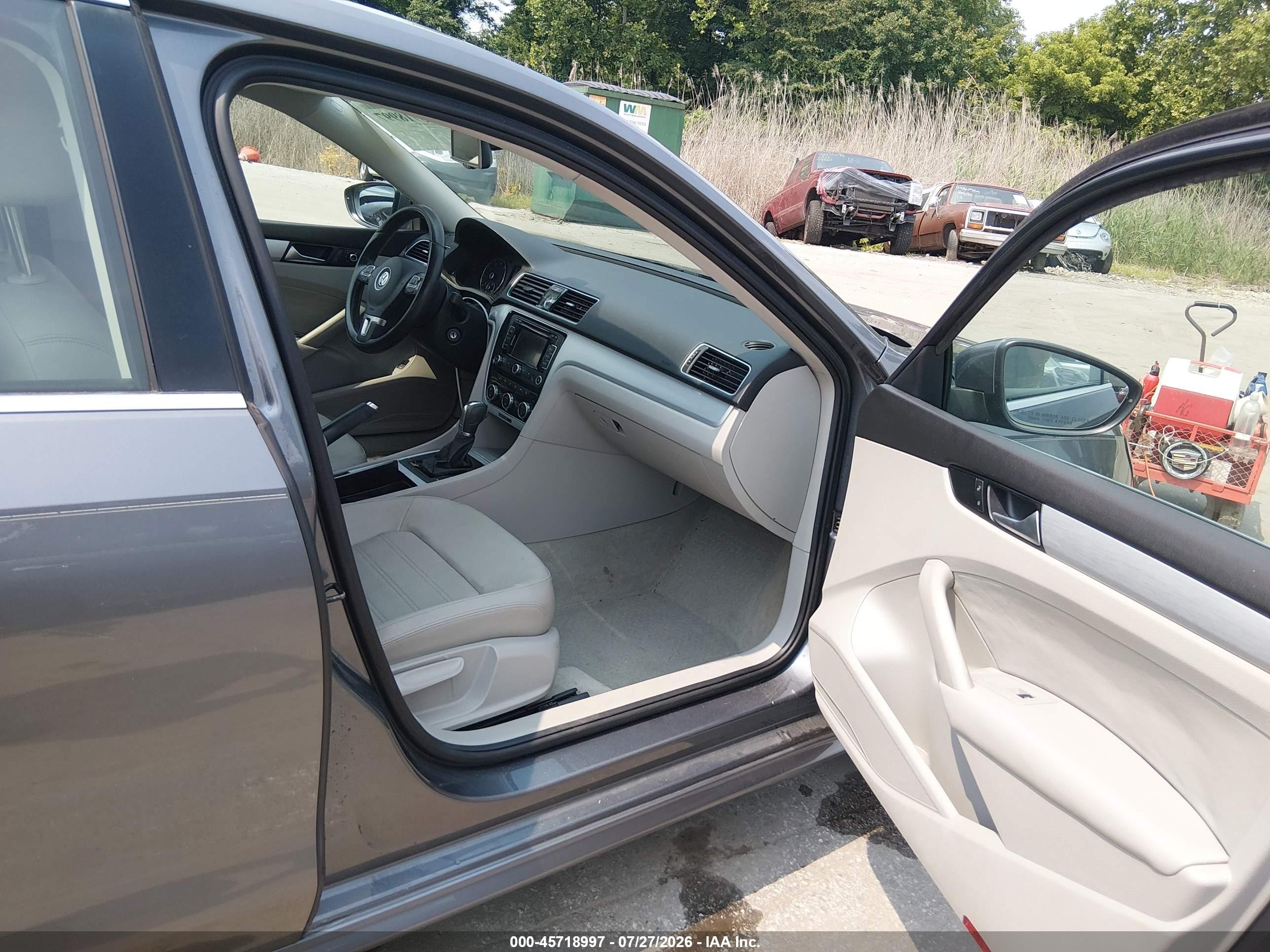 2012 Volkswagen Passat 3.6l V6 Se Gray vin: 1VWBM7A32CC060229