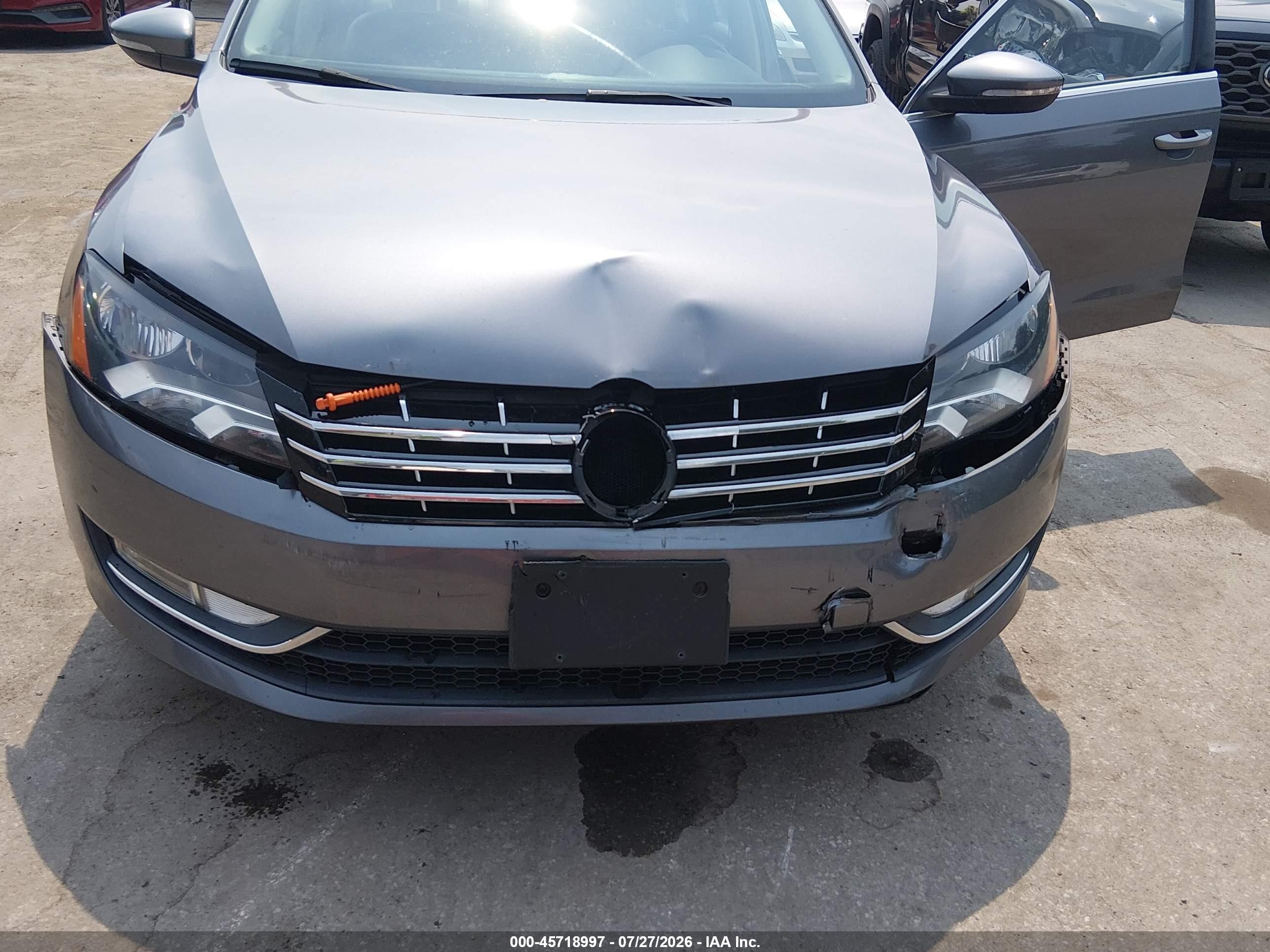 2012 Volkswagen Passat 3.6l V6 Se Gray vin: 1VWBM7A32CC060229